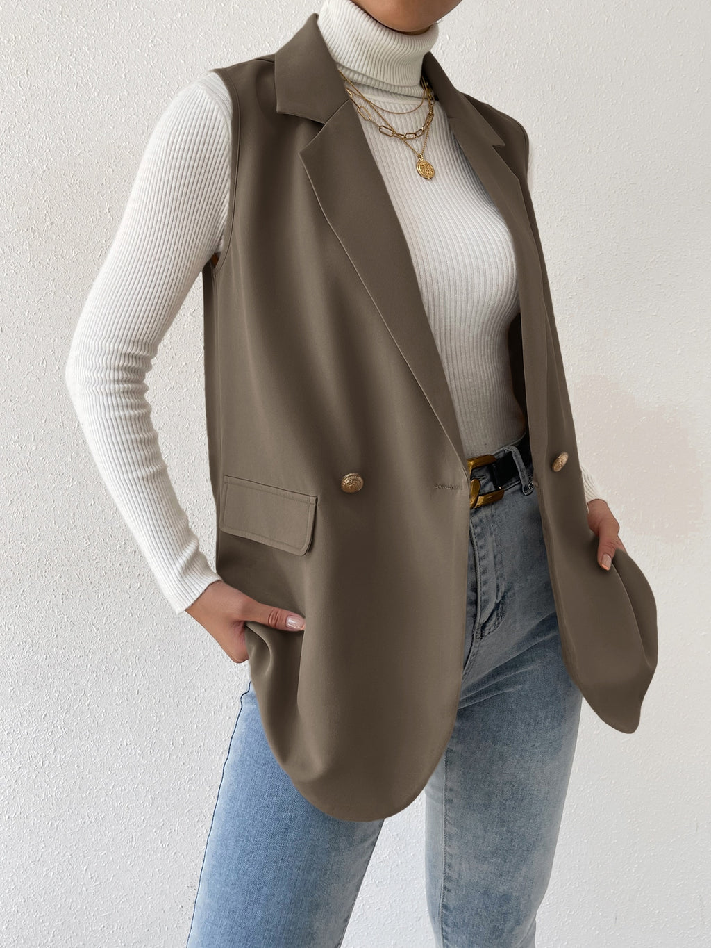 SHEIN X JIMENA & MATEO BizChic Chemisier minimaliste sans manches à boutonnage sur le devant pour femme, couleur unie, haut basique et décontracté, idéal au quotidien, pour les déplacements, pour une tenue d'affaires décontractée et simple.