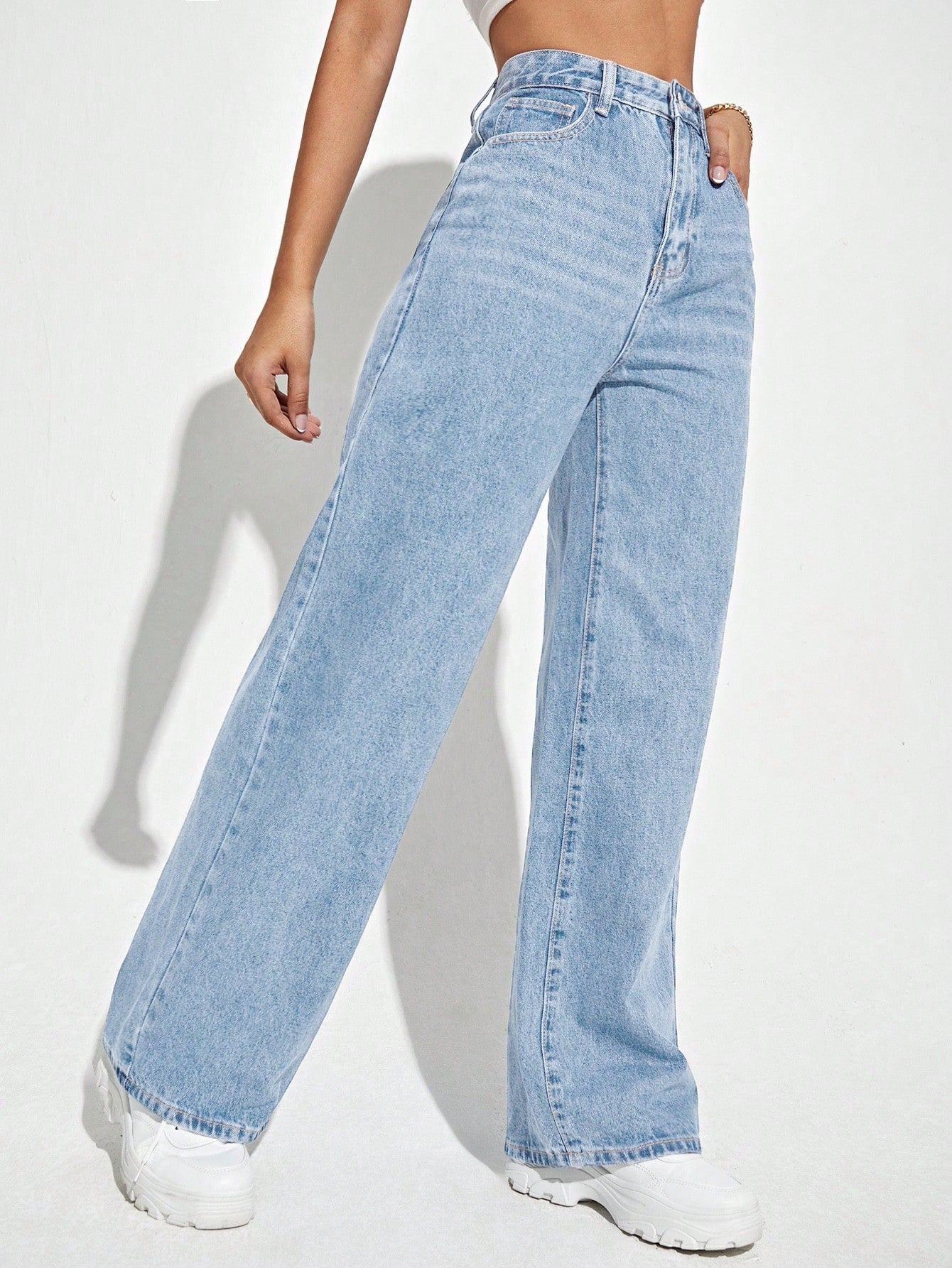 Jeans droits à taille haute lavés de manière décontractée