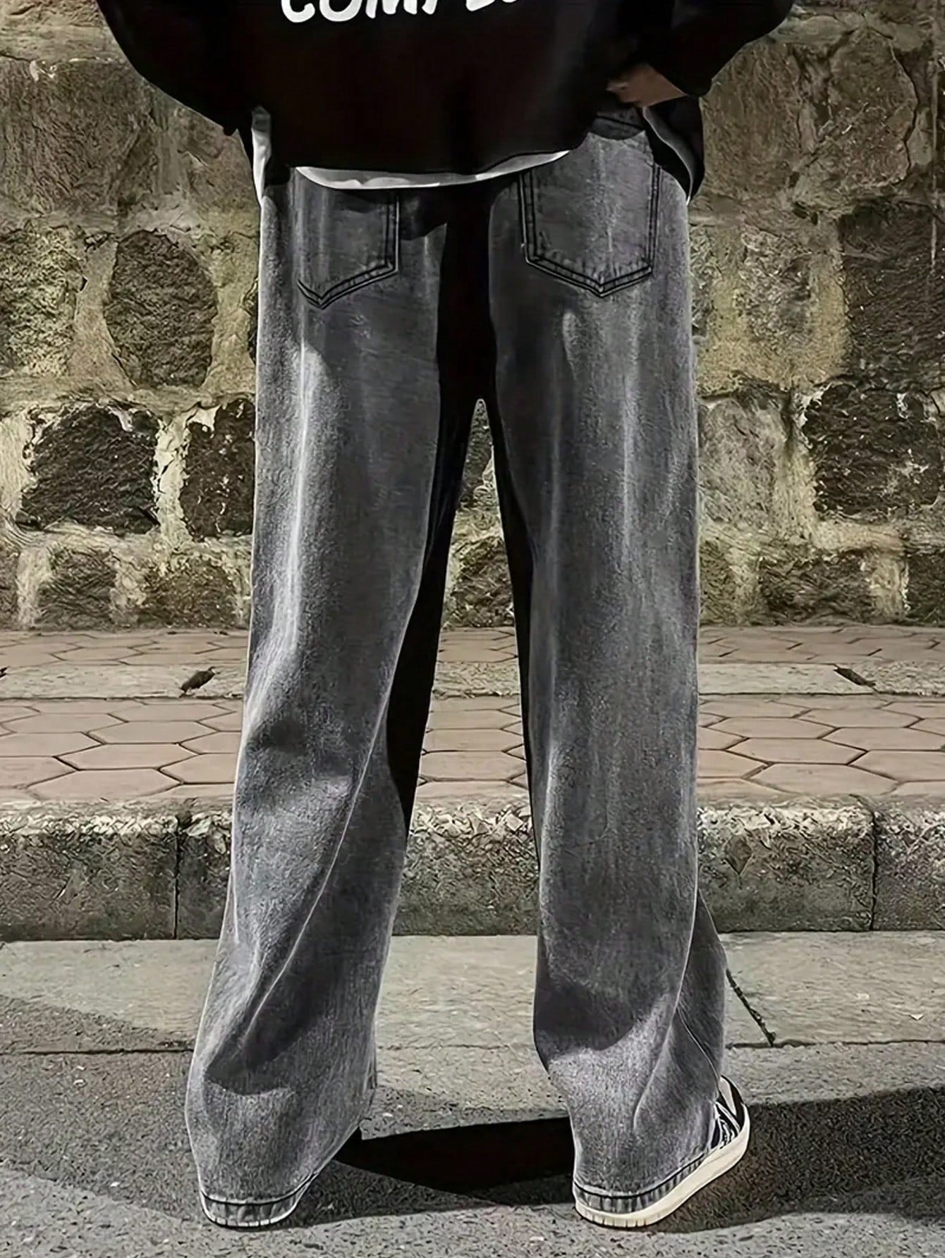 Manfinity Hypemode Jeans droits à poches obliques lavés, coupe ample pour hommes