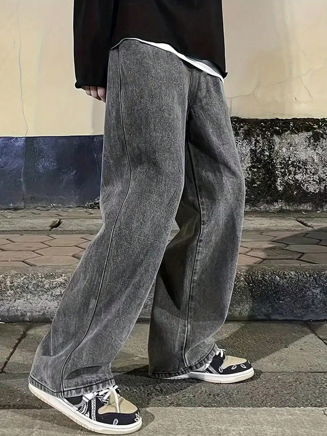 Manfinity Hypemode Jeans droits à poches obliques lavés, coupe ample pour hommes