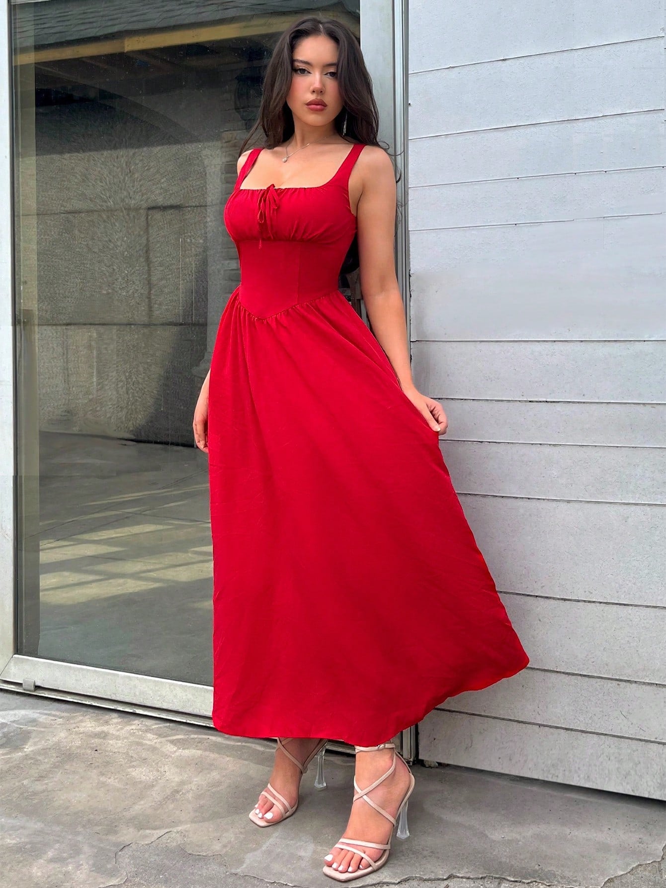 Robe longue romantique rouge à encolure carrée pour femme