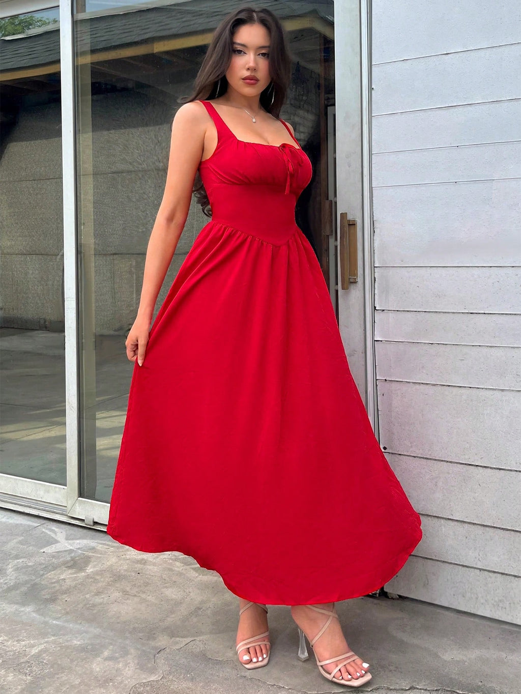 Robe longue romantique rouge à encolure carrée pour femme