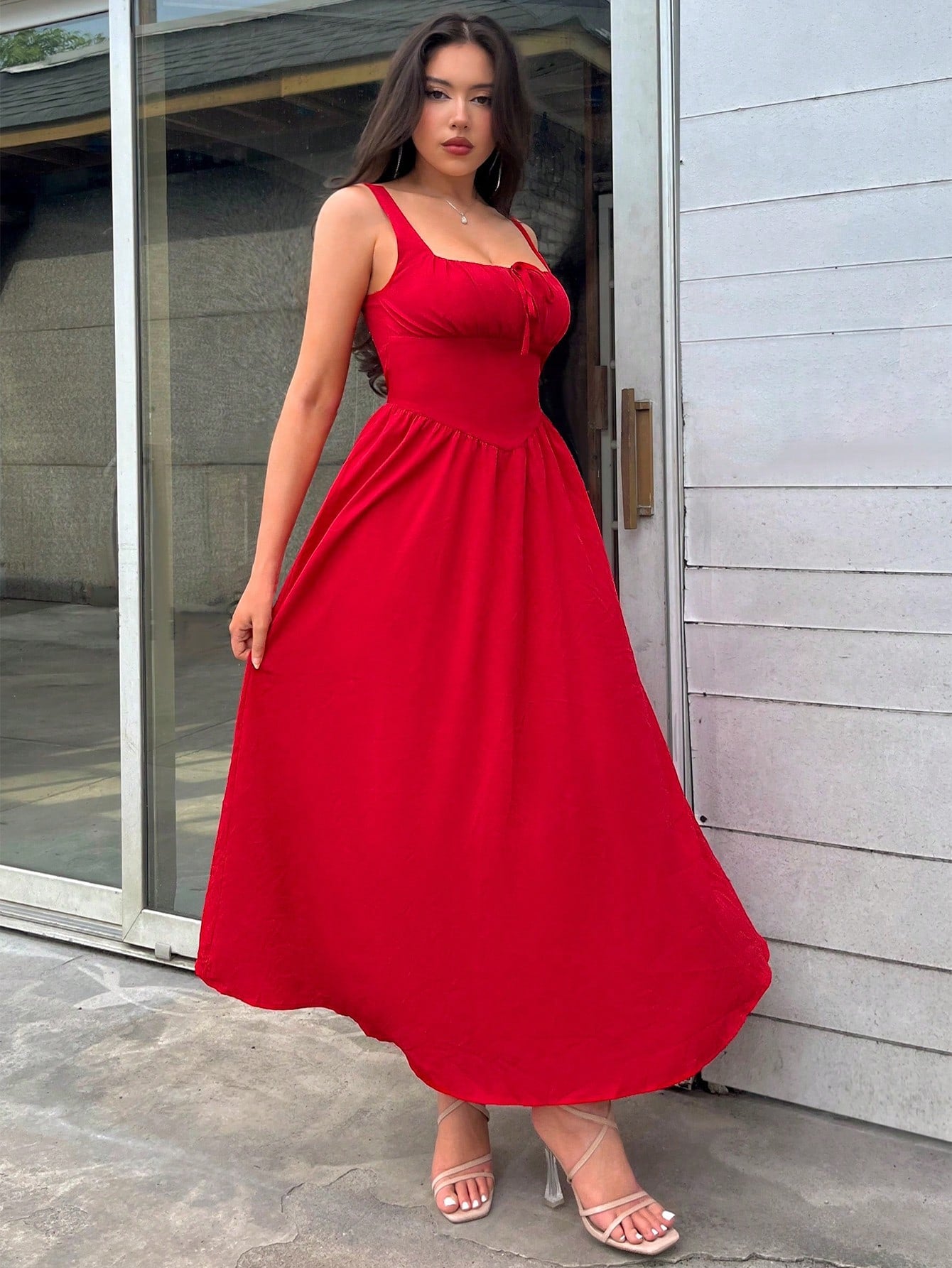 Robe longue romantique rouge à encolure carrée pour femme