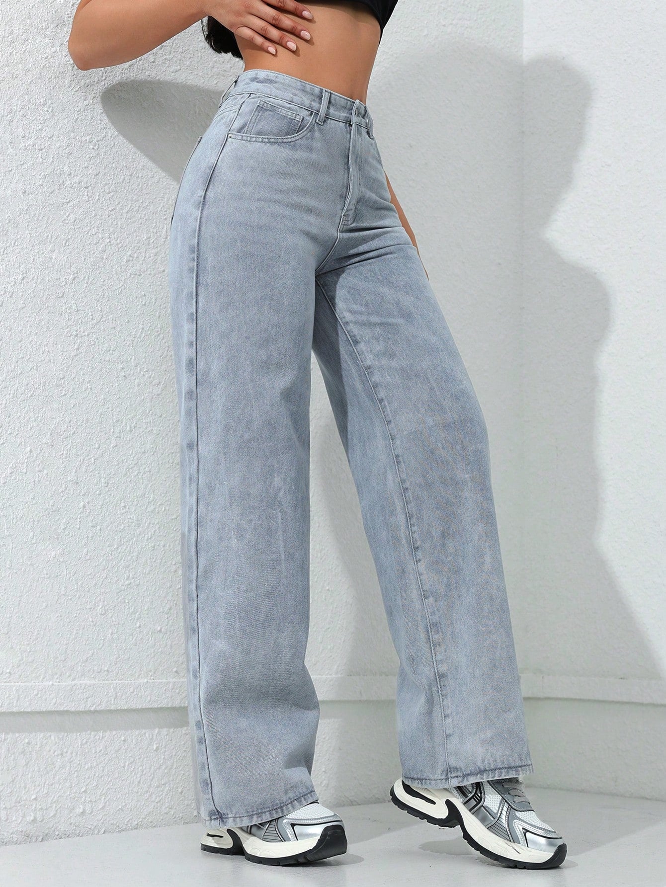 Jeans droits à taille haute lavés de manière décontractée