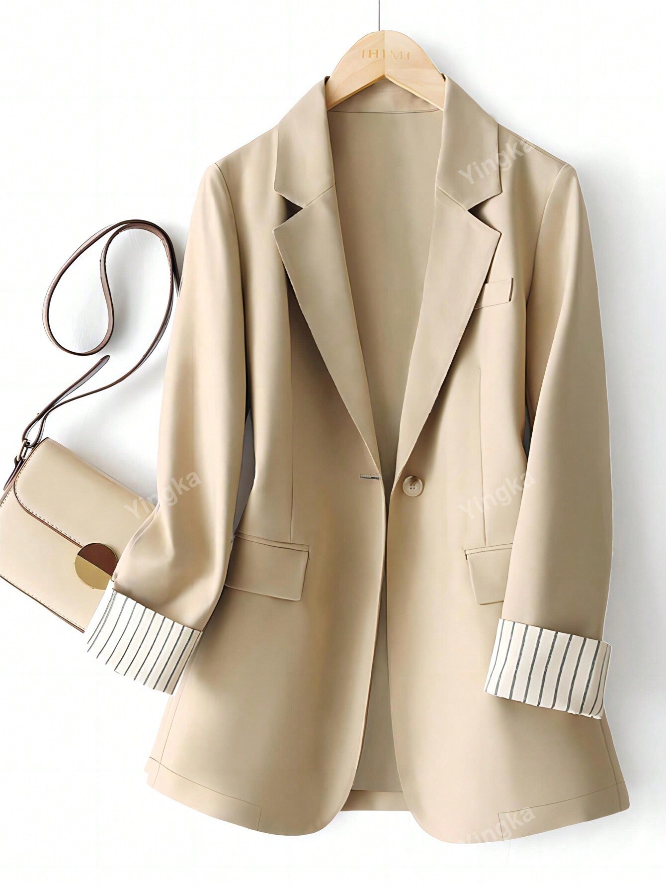 Blazer régulier pour femmes avec revers à rayures patchwork et un bouton