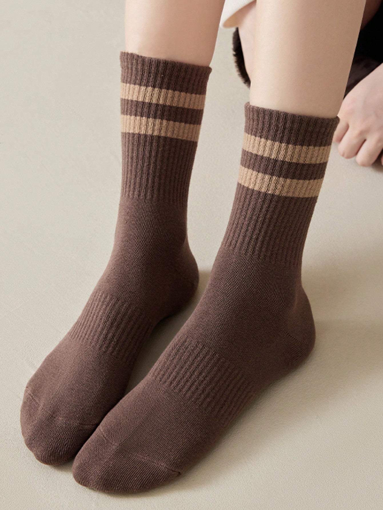 6 paires de chaussettes mi-mollet polyvalentes, respirantes, mode et décontractées pour femmes, convenant aux activités professionnelles, sportives, de course et de cyclisme