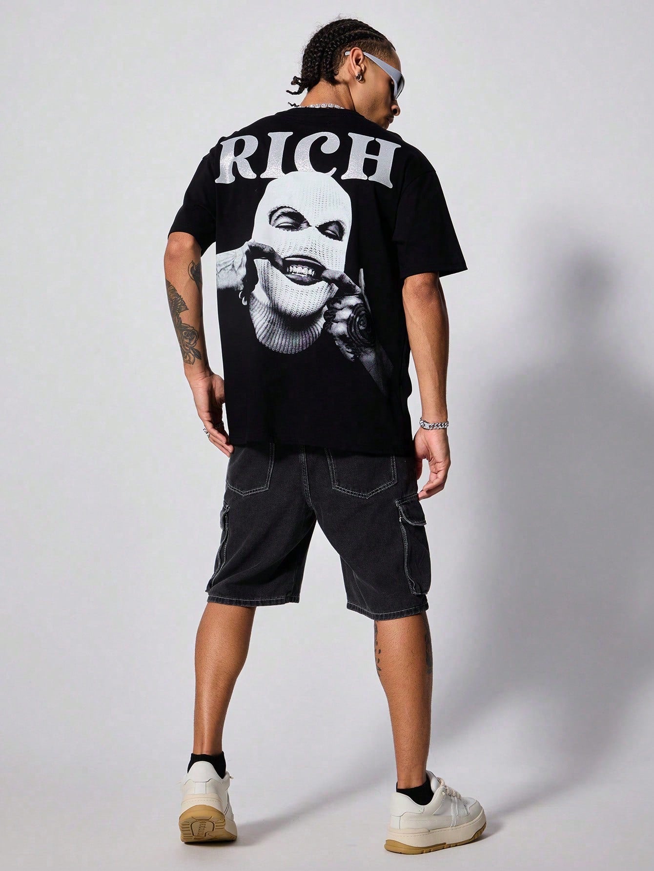 T-shirt casual pour homme à manches courtes avec impression graphique de lettres et de personnages