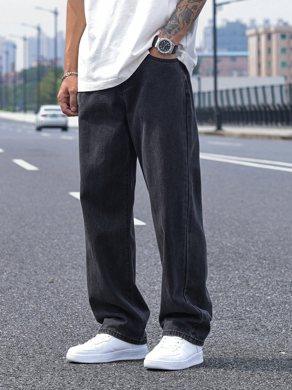Manfinity Hypemode Jeans droits à poches obliques lavés, coupe ample pour hommes