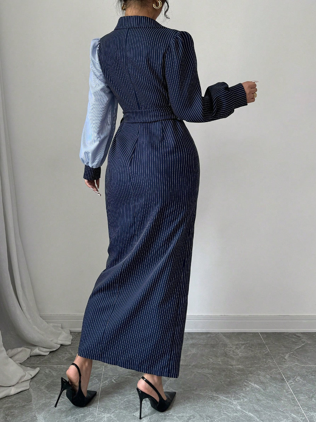 Modelyn Robe mi-longue élégante à taille ajustée et rayures, convient pour le printemps/été