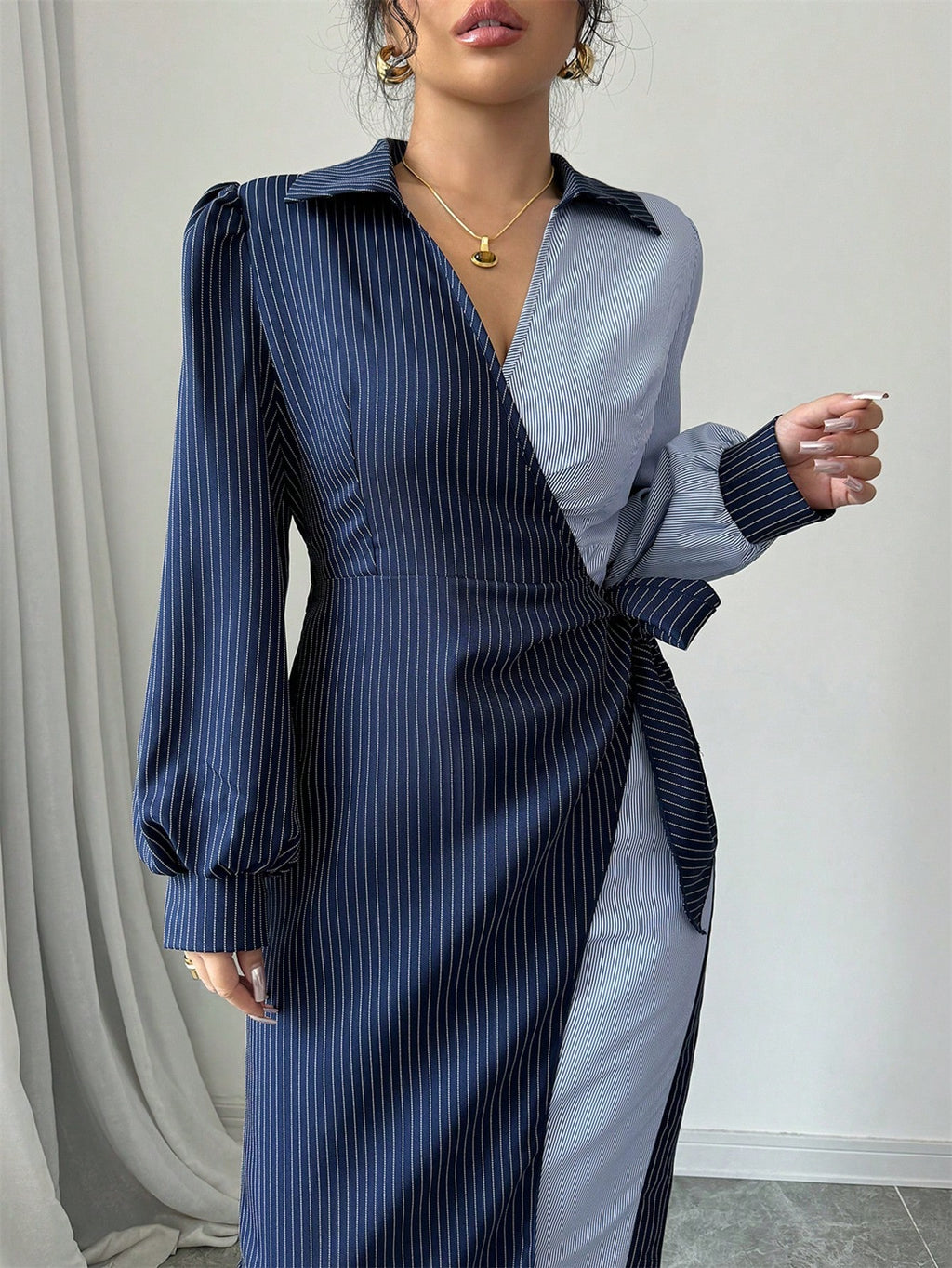 Modelyn Robe mi-longue élégante à taille ajustée et rayures, convient pour le printemps/été