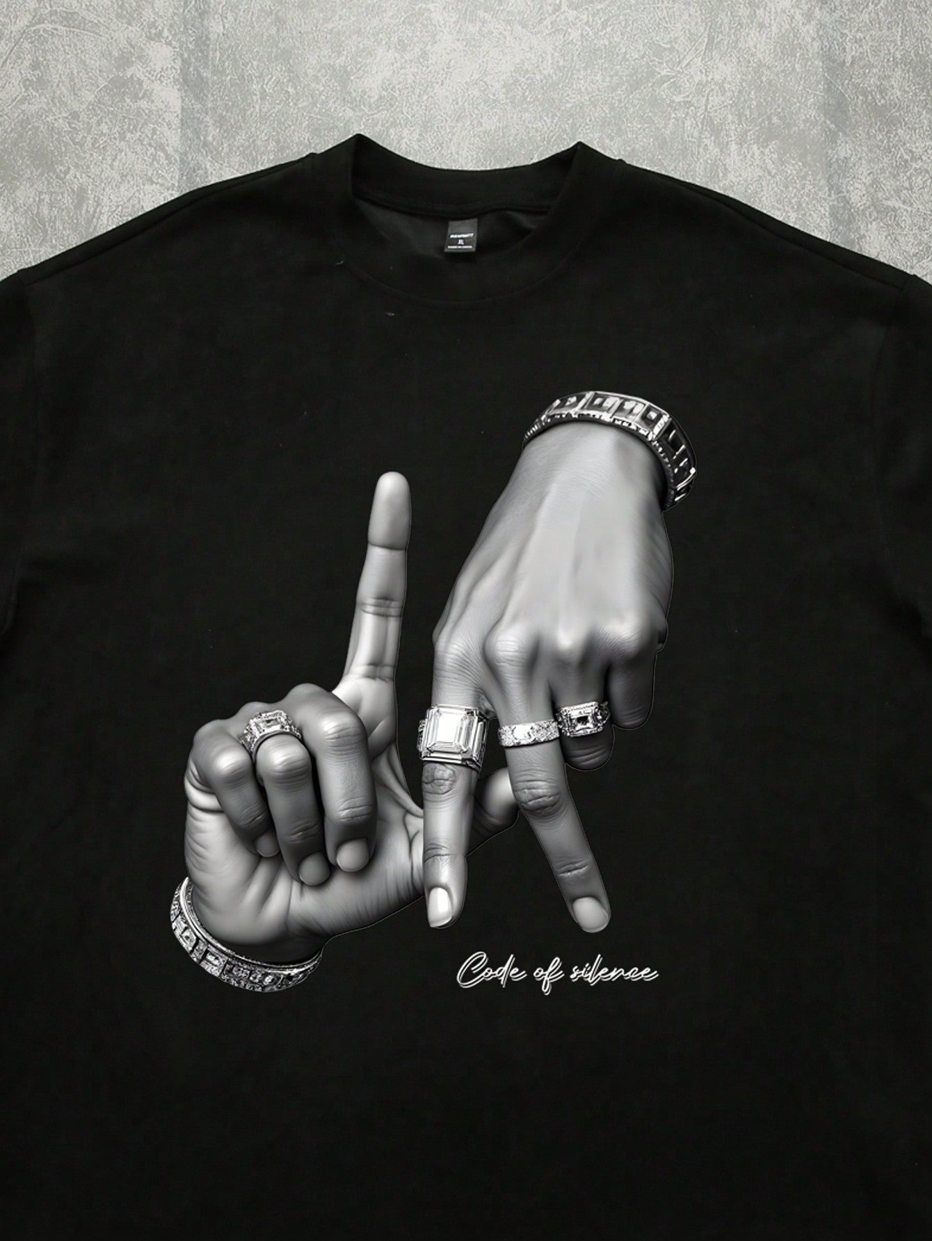 T-shirt noir imprimé de geste de la main pour hommes