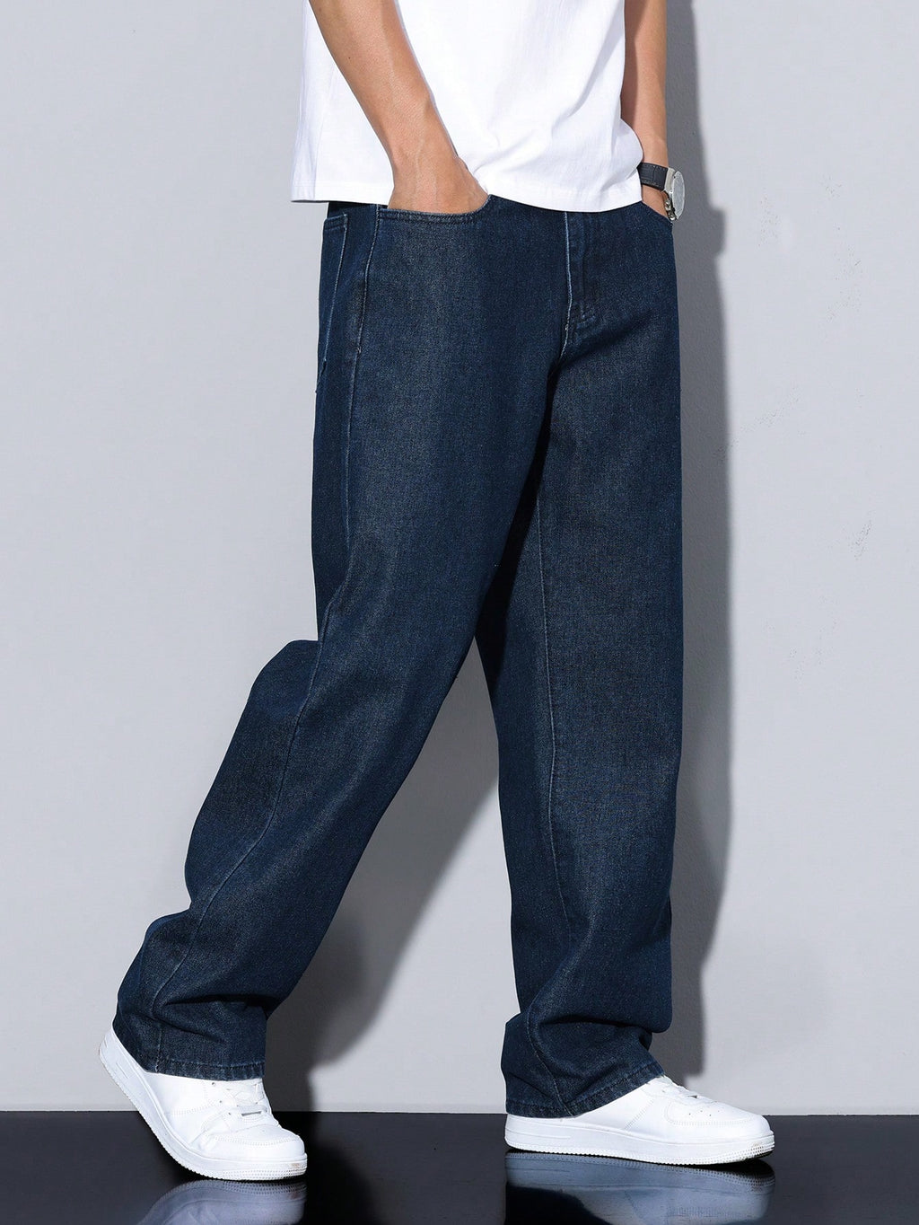 Manfinity Hypemode Jeans droits à poches obliques lavés, coupe ample pour hommes