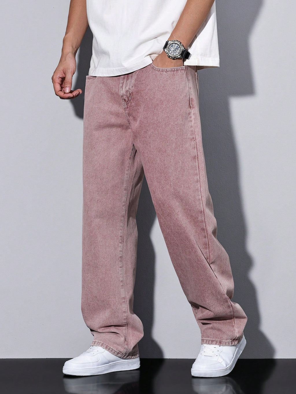 Manfinity Hypemode Jeans droits à poches obliques lavés, coupe ample pour hommes