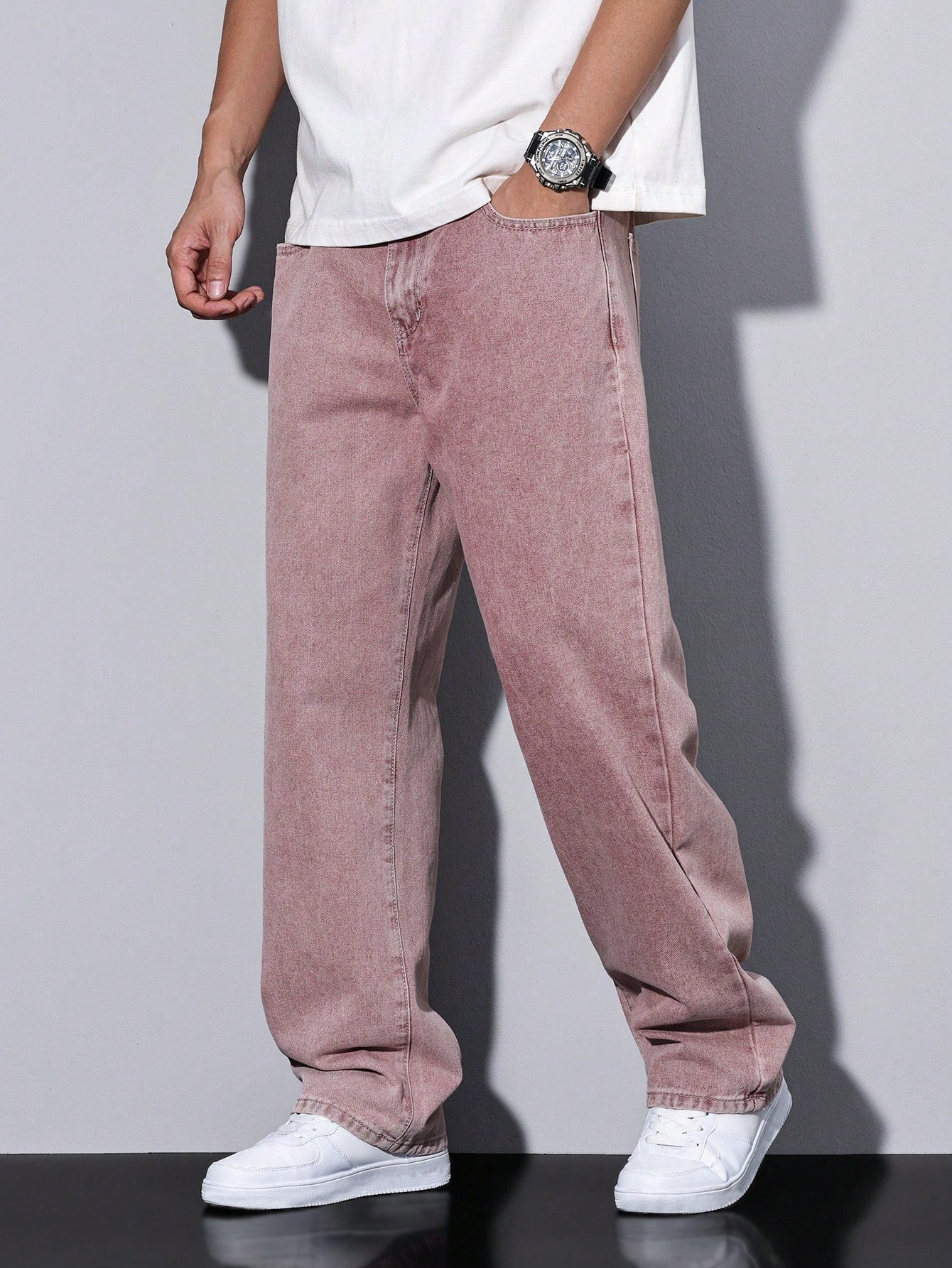 Manfinity Hypemode Jeans droits à poches obliques lavés, coupe ample pour hommes