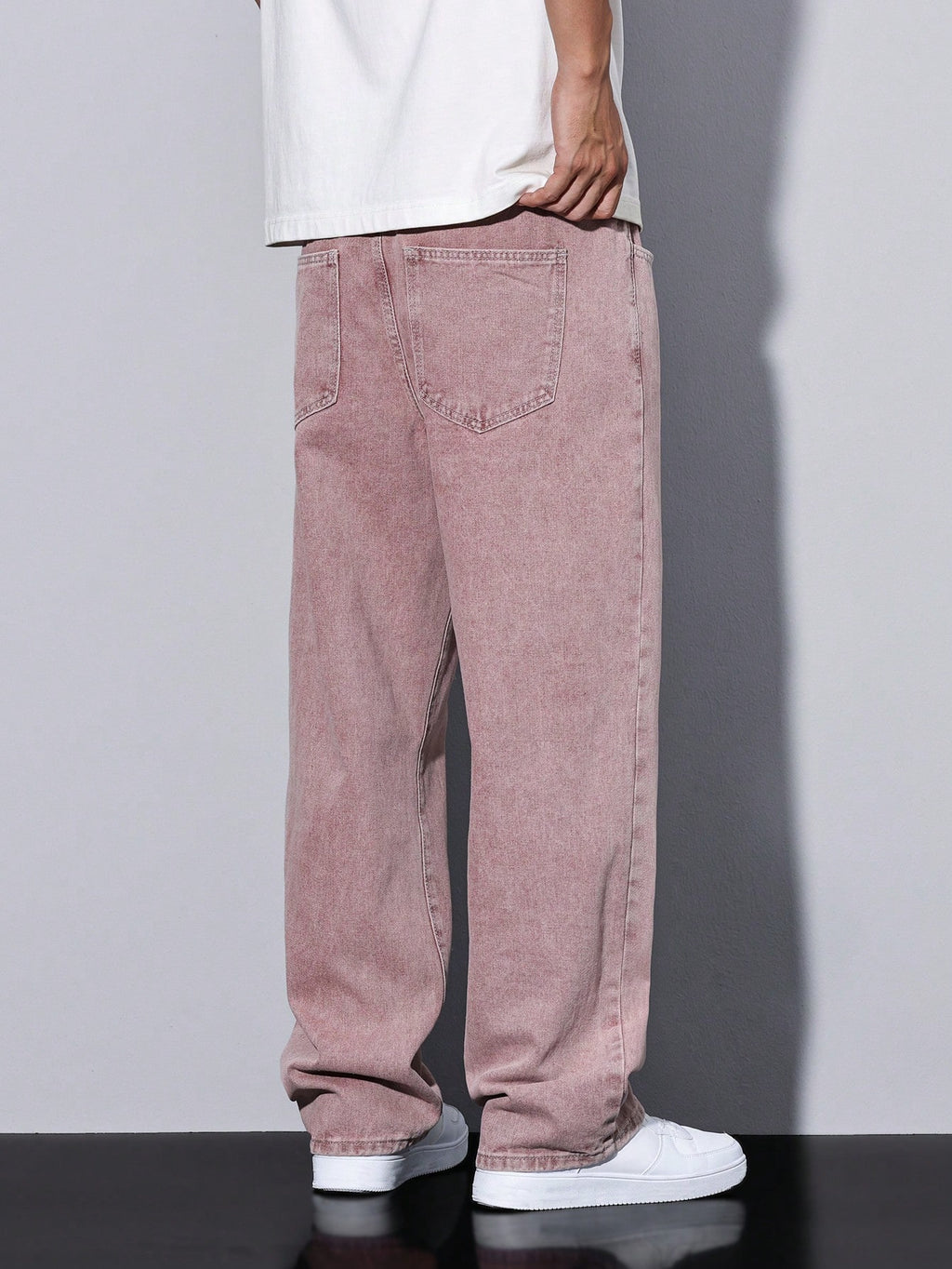 Manfinity Hypemode Jeans droits à poches obliques lavés, coupe ample pour hommes