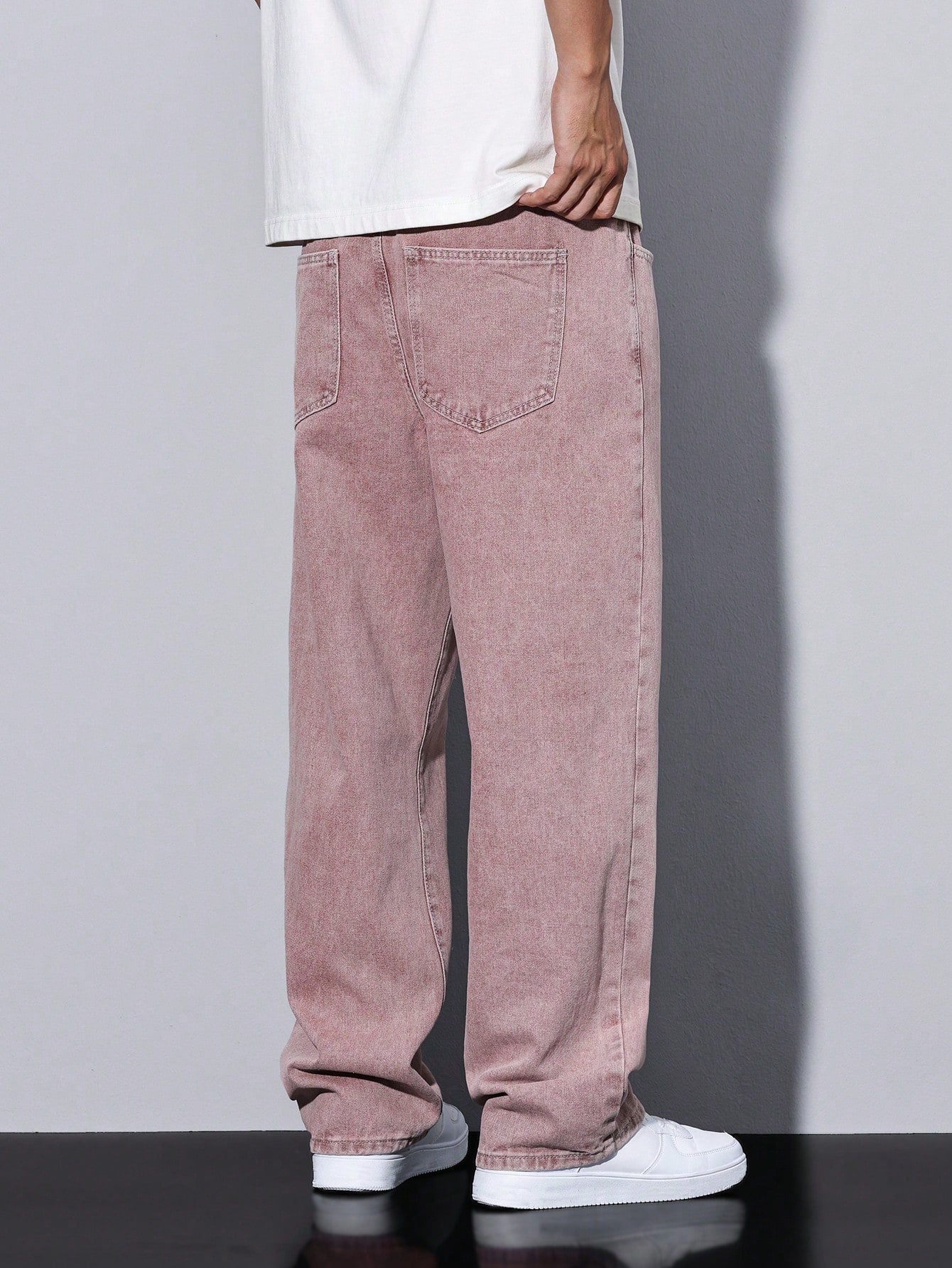 Manfinity Hypemode Jeans droits à poches obliques lavés, coupe ample pour hommes