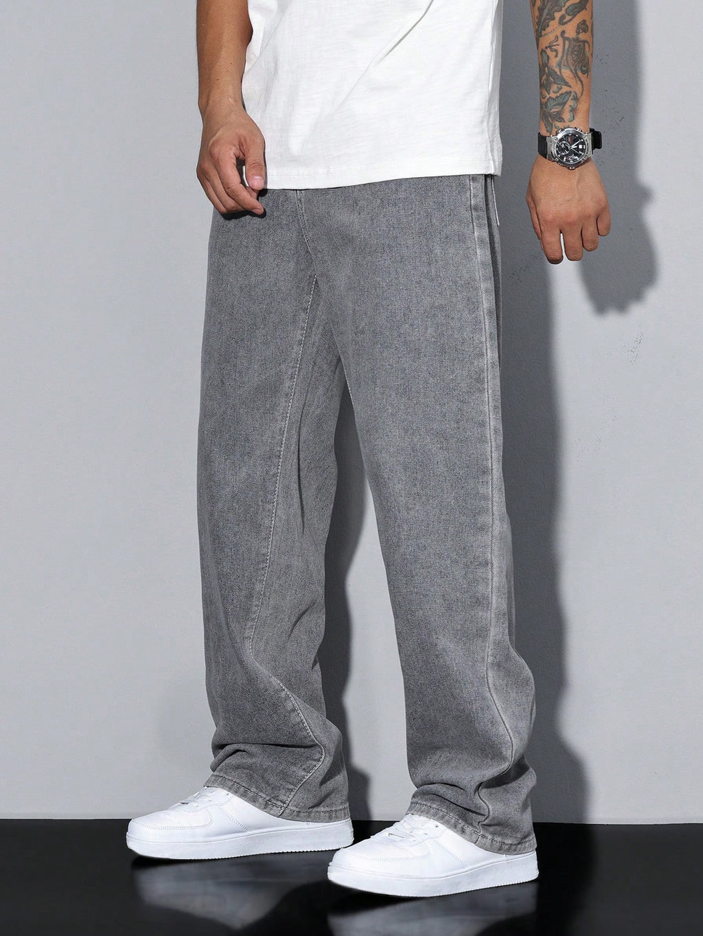 Manfinity Hypemode Jeans droits à poches obliques lavés, coupe ample pour hommes
