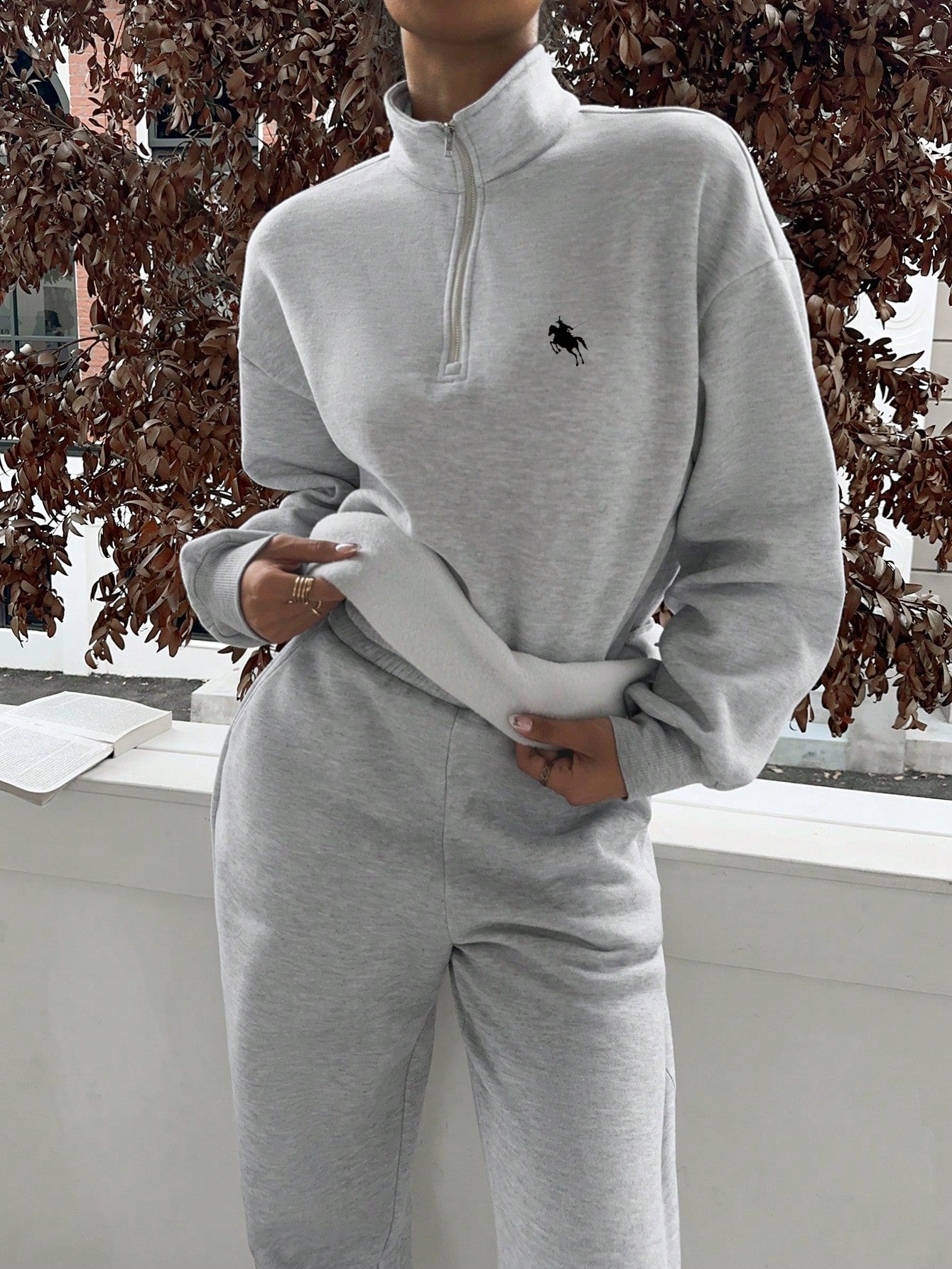 Slaydiva Ensemble sweat-shirt à col montant, demi-zip et pantalon, style western décontracté avec logo de cheval, coupe ample, doublé thermique, pour femmes. Convient pour l'automne/l'hiver