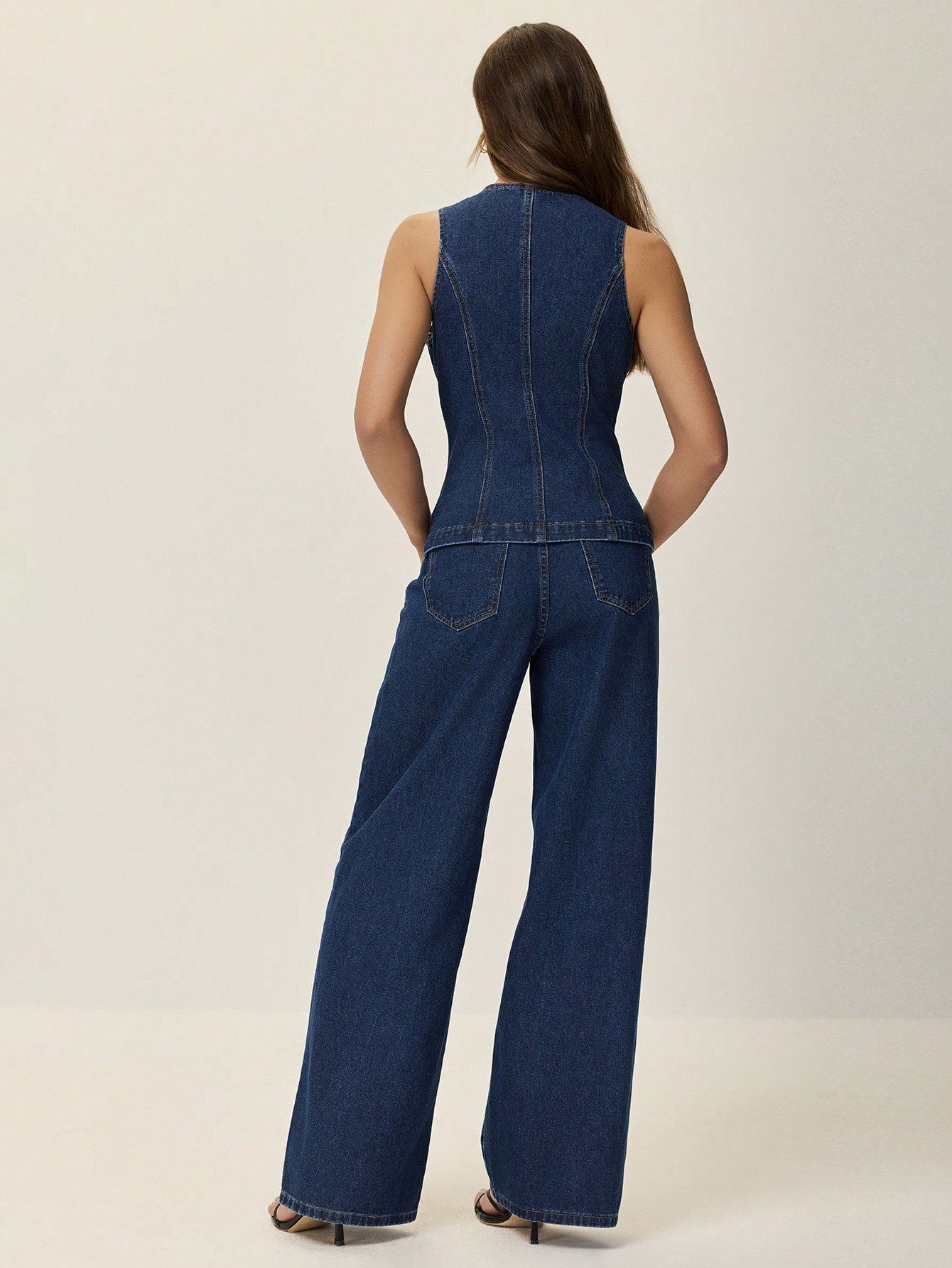 Poéselle Ensemble 2 pièces pour femmes : débardeur avec fente à la taille et boutons en métal, et jeans longs. Ensemble en denim élégant, jeans à jambe large et ample, jeans taille haute pour femmes, FW25