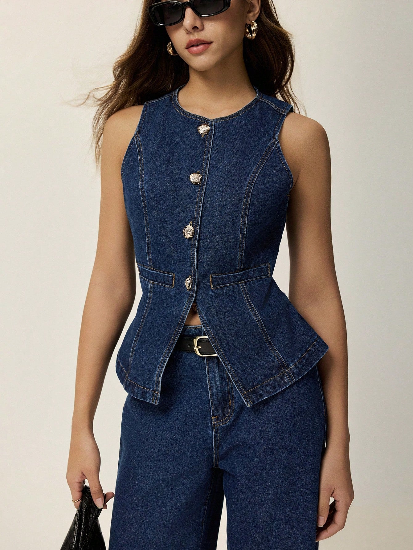 Poéselle Ensemble 2 pièces pour femmes : débardeur avec fente à la taille et boutons en métal, et jeans longs. Ensemble en denim élégant, jeans à jambe large et ample, jeans taille haute pour femmes, FW25
