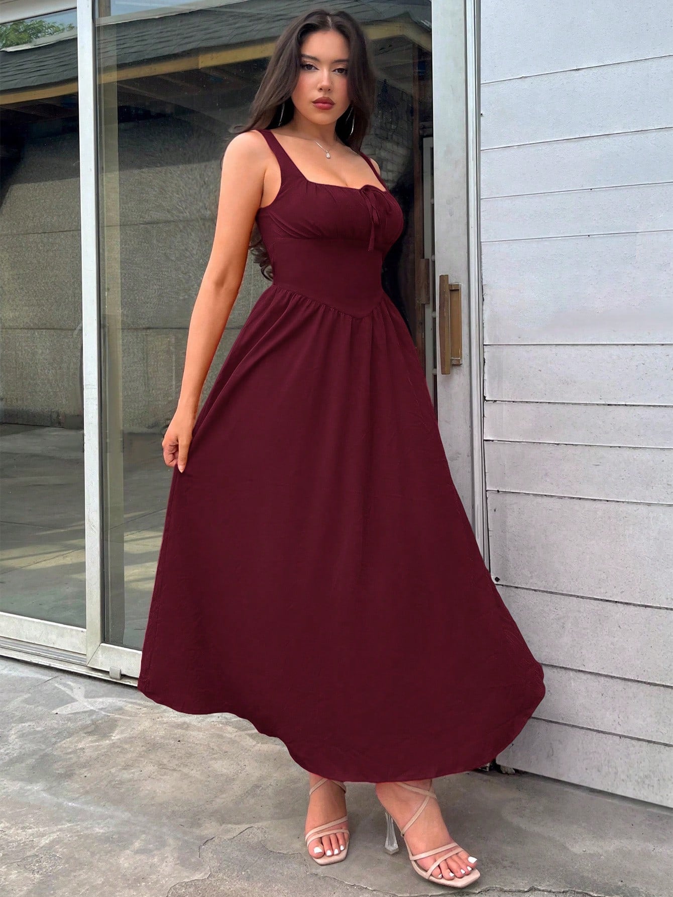 Robe longue romantique rouge à encolure carrée pour femme