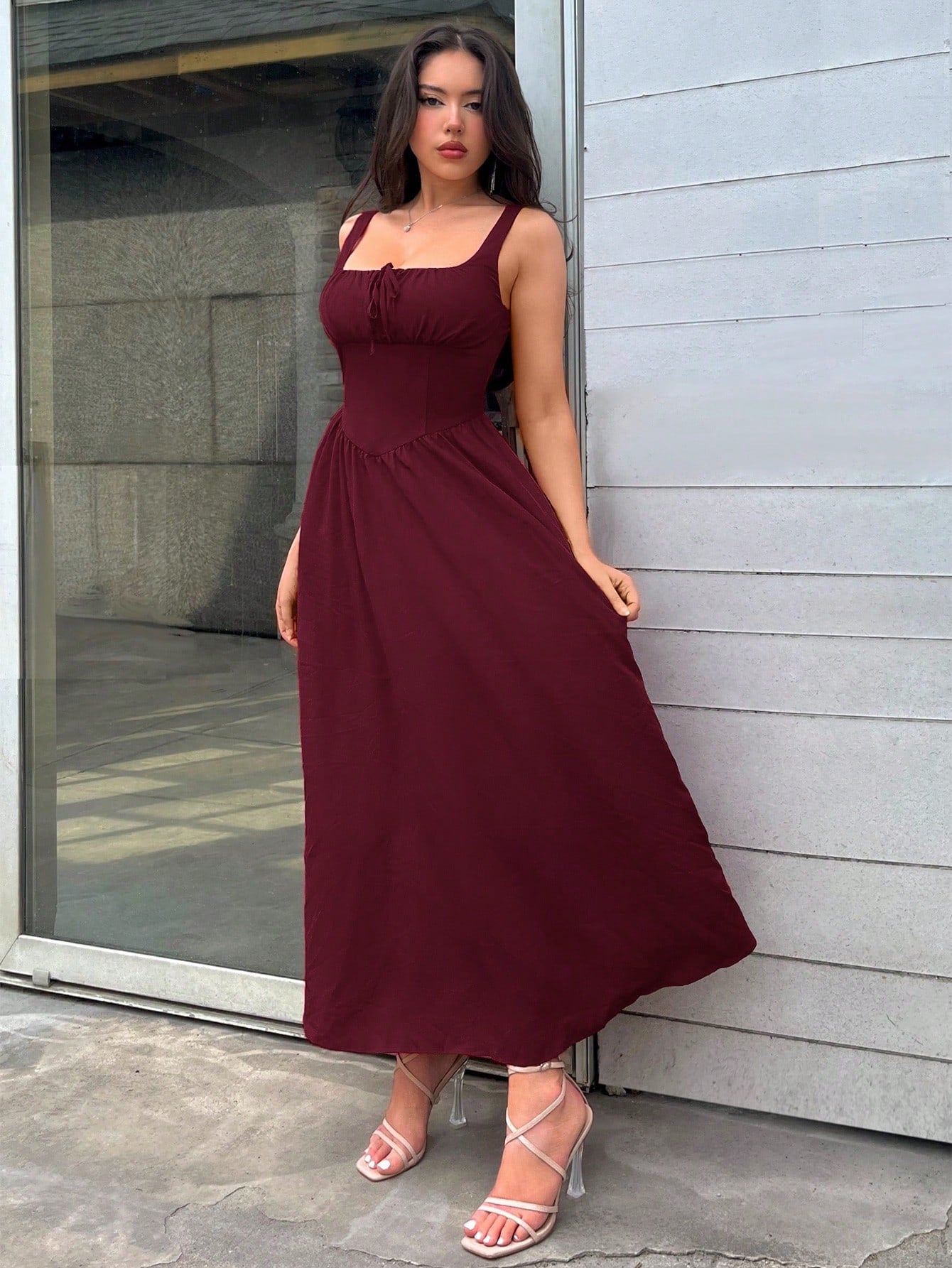 Robe longue romantique rouge à encolure carrée pour femme
