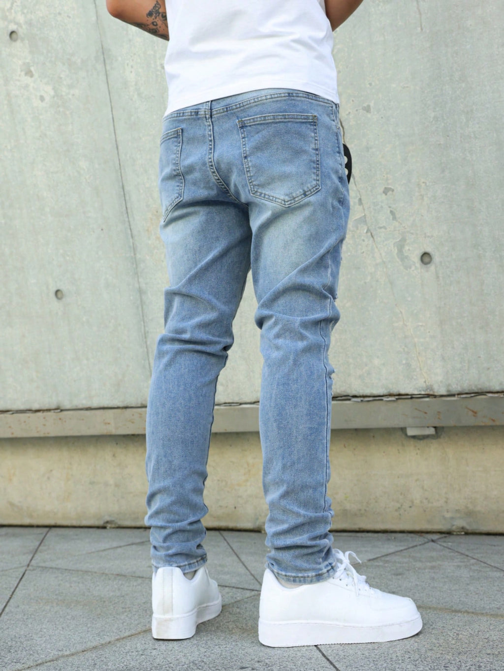 Manfinity LEGND Jeans en denim délavé simple avec poche pour hommes, portés tous les jours de façon décontractée