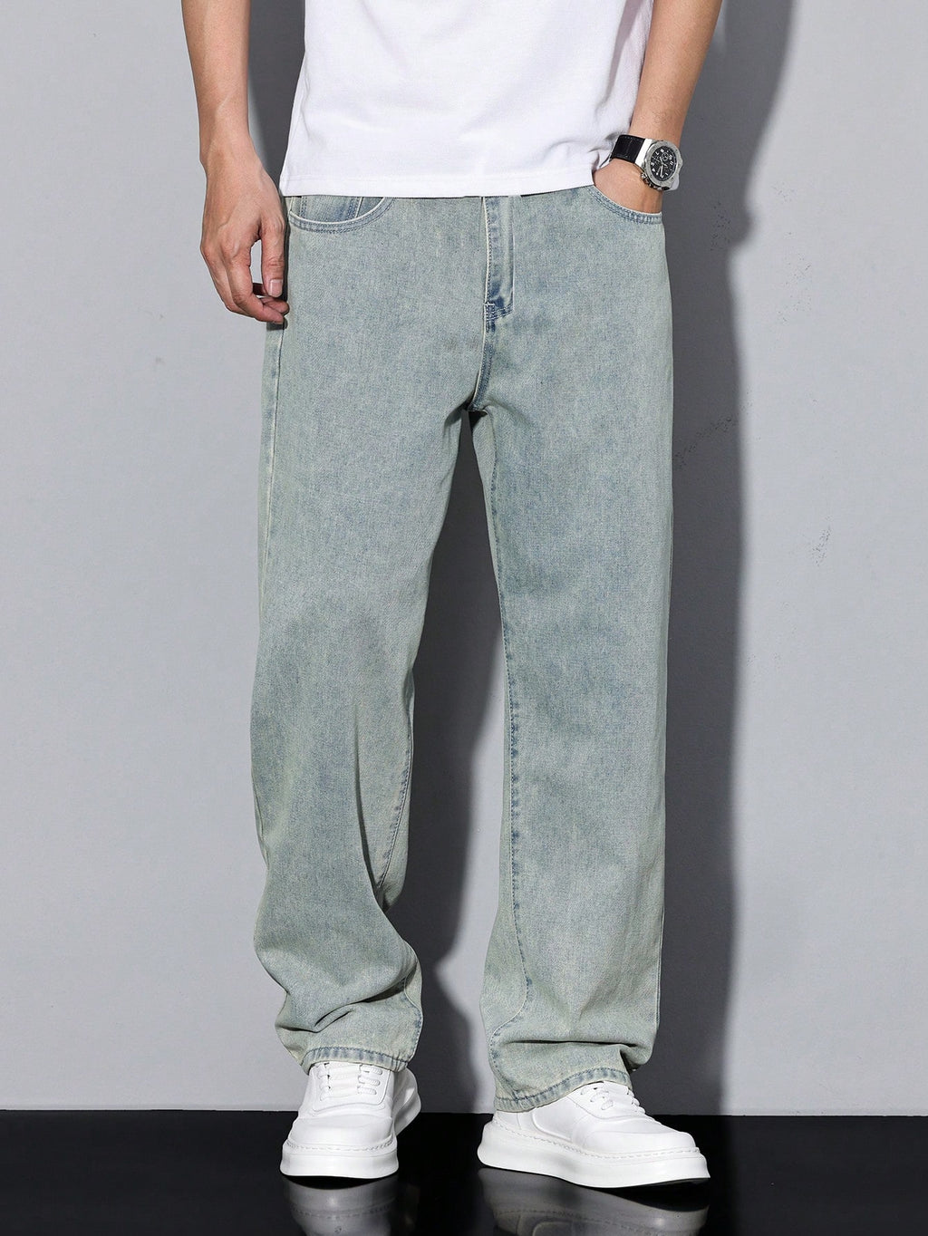 Manfinity Hypemode Jeans droits à poches obliques lavés, coupe ample pour hommes