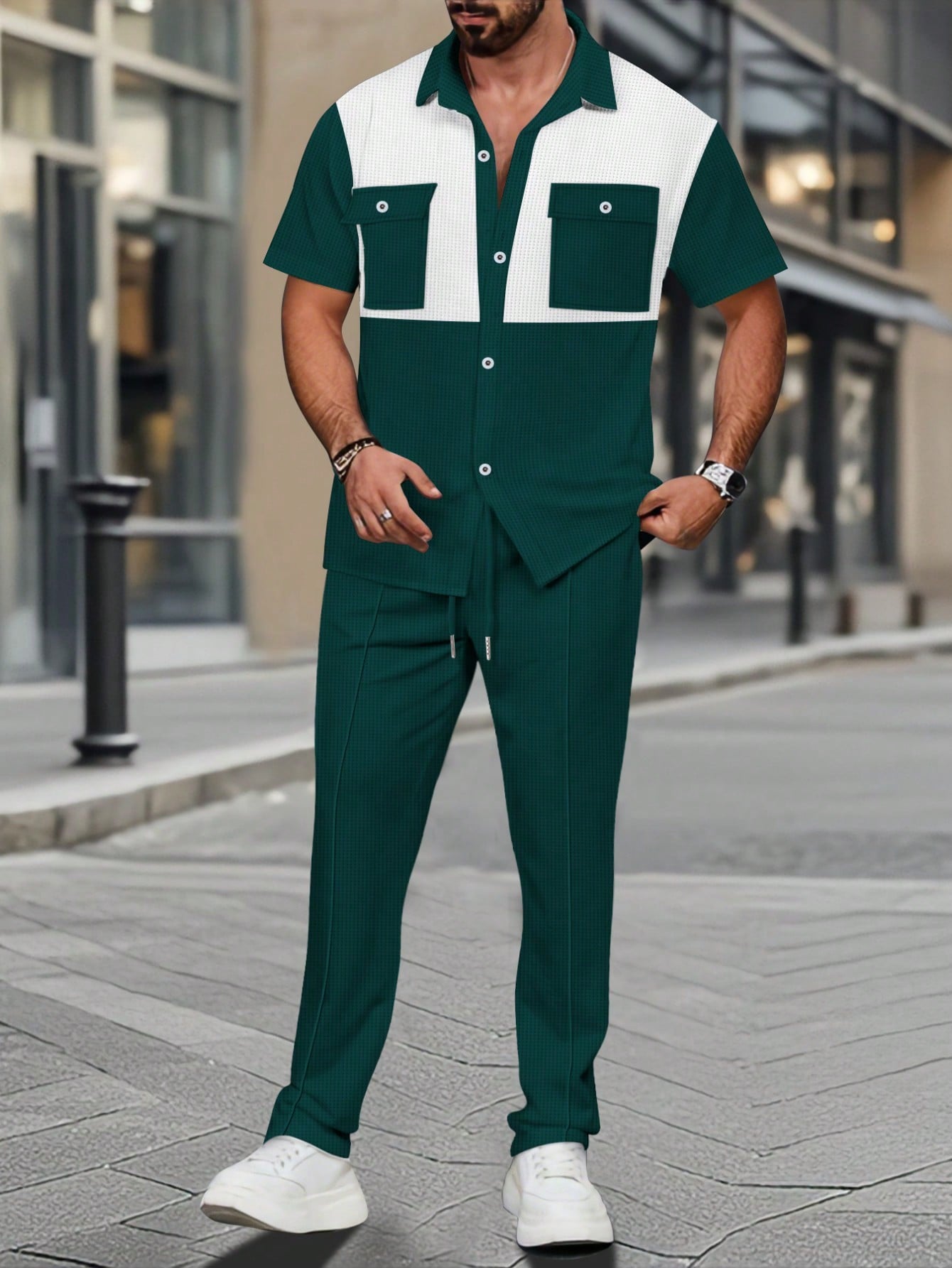 2 pièces Chemise décontractée mode homme avec boutons argentés contrastants, grandes poches et col châle + pantalon, tenue de printemps/été