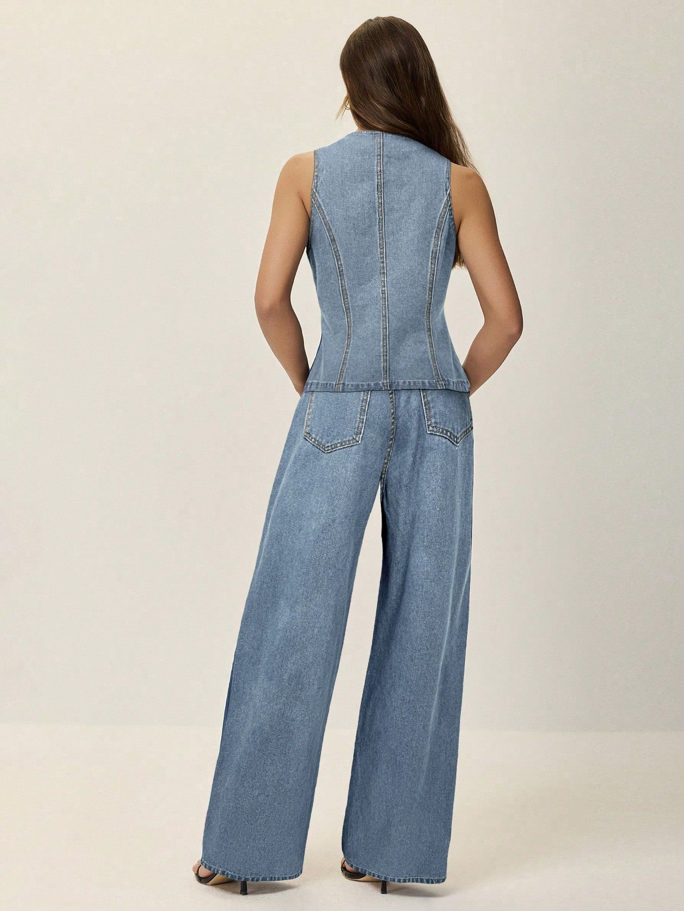 Poéselle Ensemble 2 pièces pour femmes : débardeur avec fente à la taille et boutons en métal, et jeans longs. Ensemble en denim élégant, jeans à jambe large et ample, jeans taille haute pour femmes, FW25