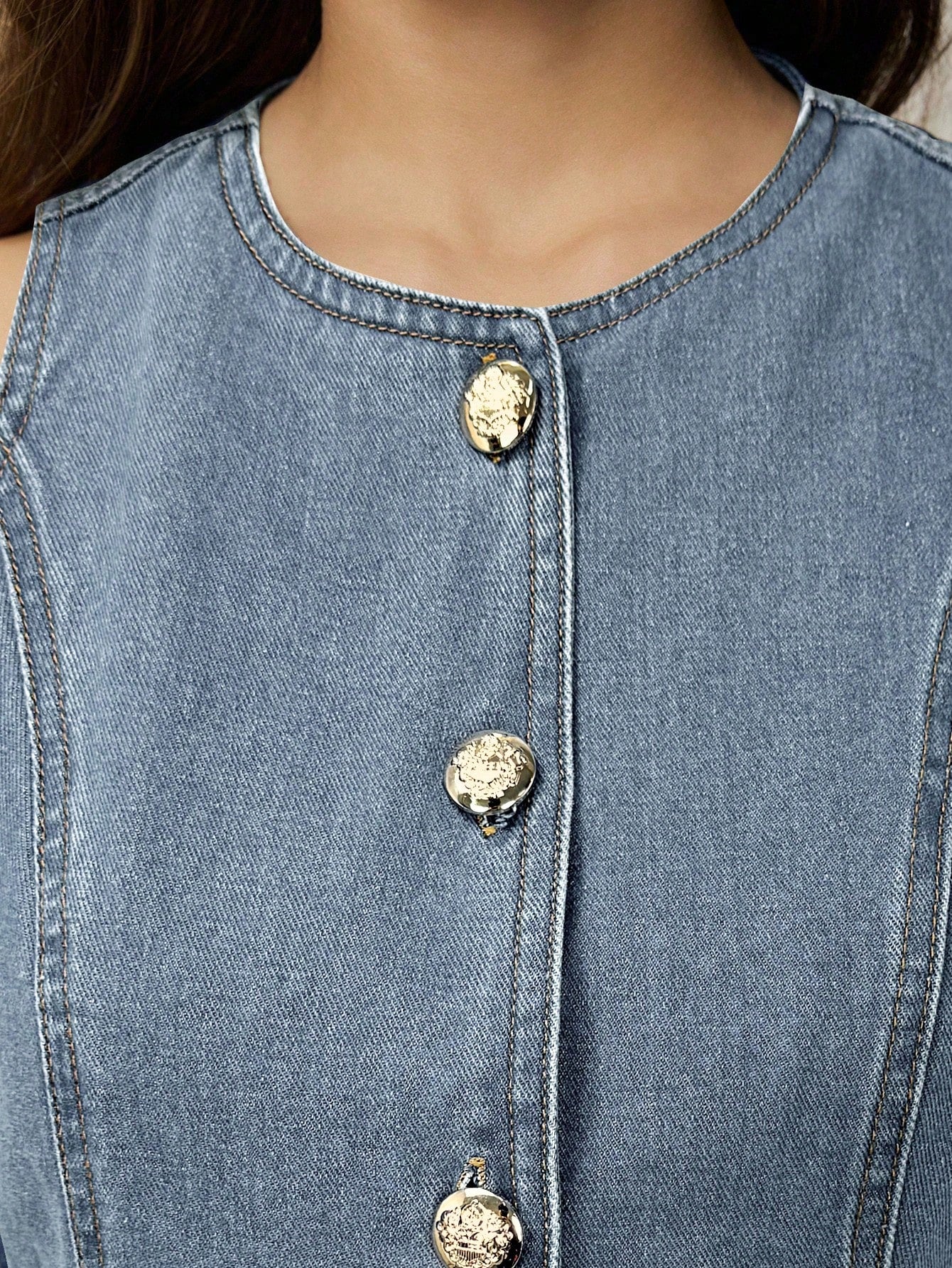 Poéselle Ensemble 2 pièces pour femmes : débardeur avec fente à la taille et boutons en métal, et jeans longs. Ensemble en denim élégant, jeans à jambe large et ample, jeans taille haute pour femmes, FW25