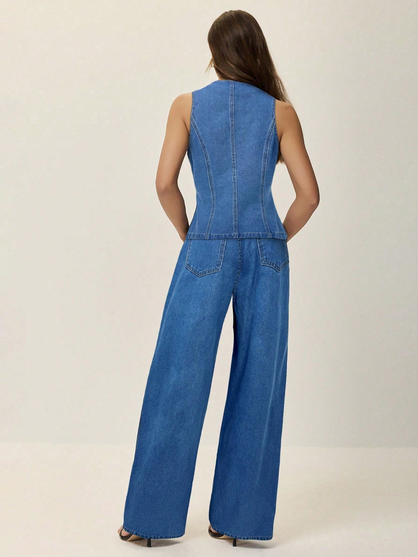 Poéselle Ensemble 2 pièces pour femmes : débardeur avec fente à la taille et boutons en métal, et jeans longs. Ensemble en denim élégant, jeans à jambe large et ample, jeans taille haute pour femmes, FW25