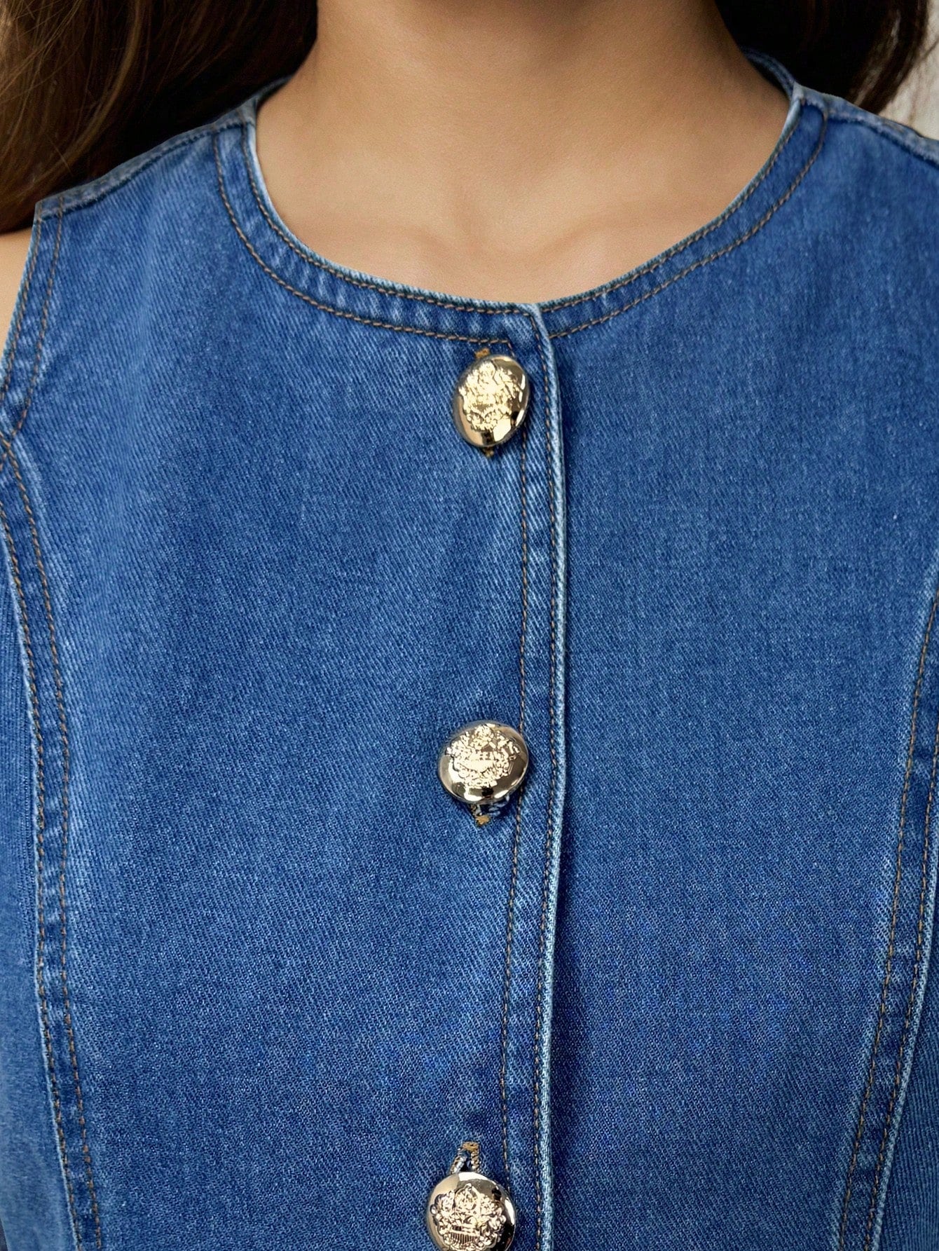 Poéselle Ensemble 2 pièces pour femmes : débardeur avec fente à la taille et boutons en métal, et jeans longs. Ensemble en denim élégant, jeans à jambe large et ample, jeans taille haute pour femmes, FW25