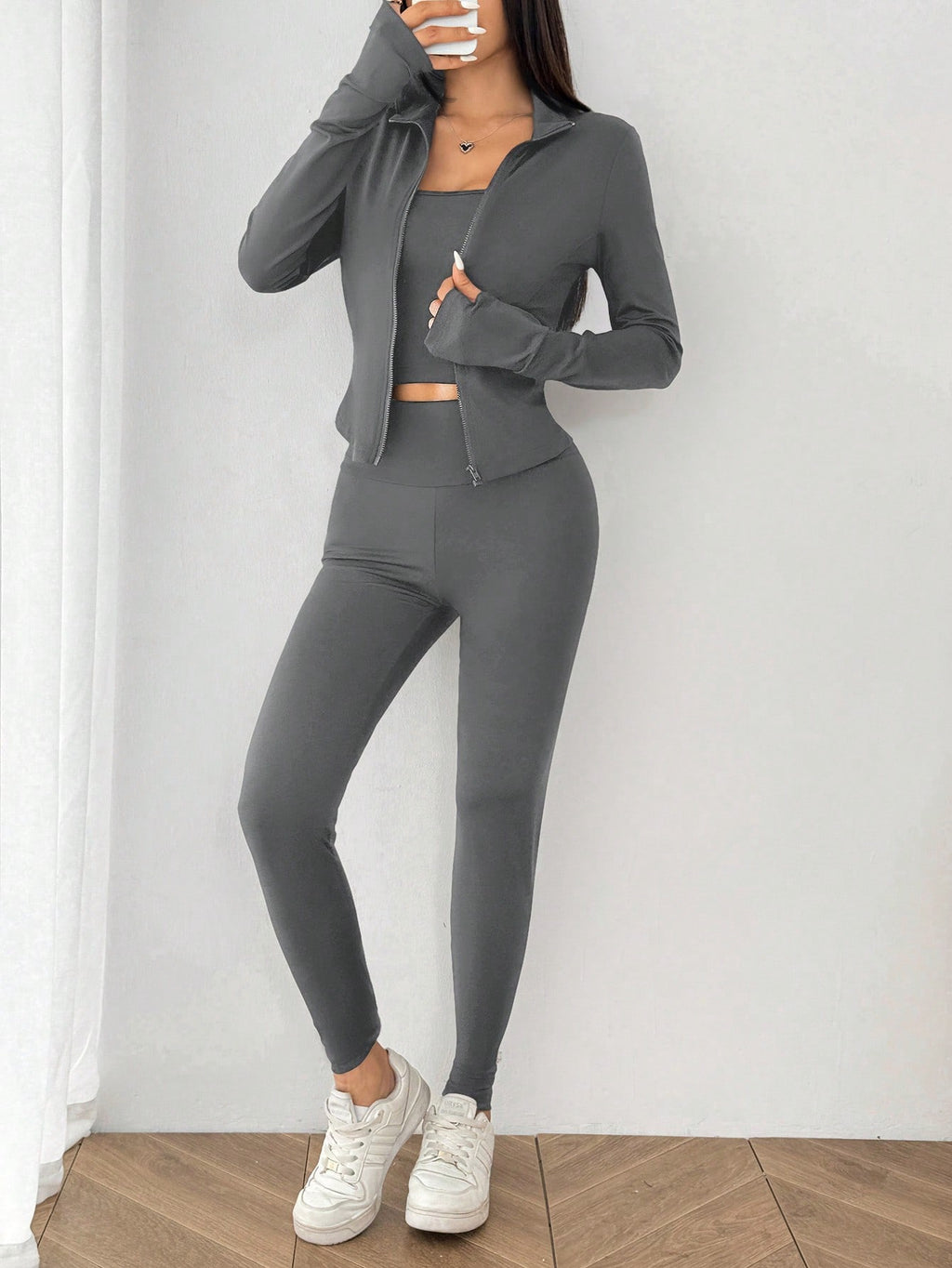 SHEIN EZwear Ensemble de 3 pièces de vêtements de sport pour femme comprenant un cardigan zippé en tricot noir, un débardeur et un pantalon