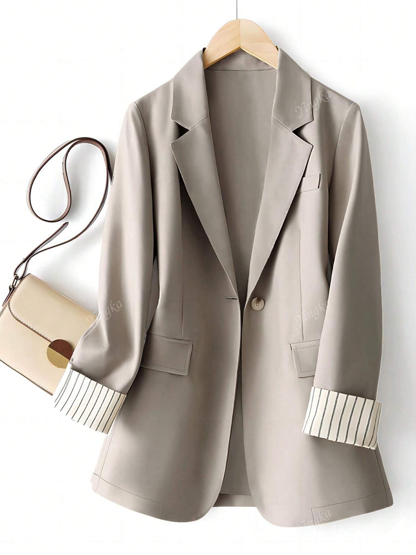 Blazer régulier pour femmes avec revers à rayures patchwork et un bouton