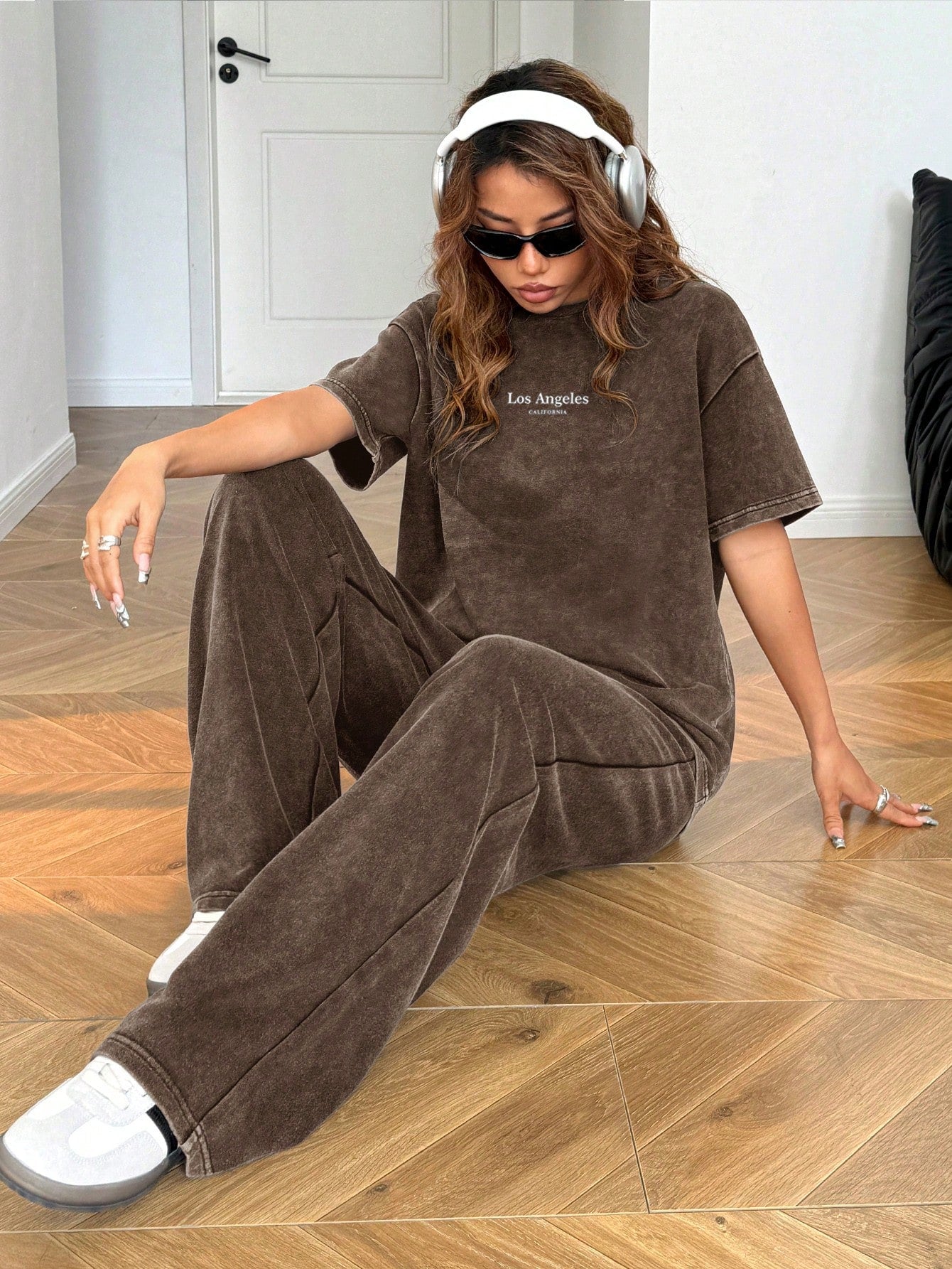 SHEIN EZwear Ensemble 2 pièces Top à manches courtes et pantalon gris vintage lavé avec broderie de lettres, tenue décontractée pour femmes