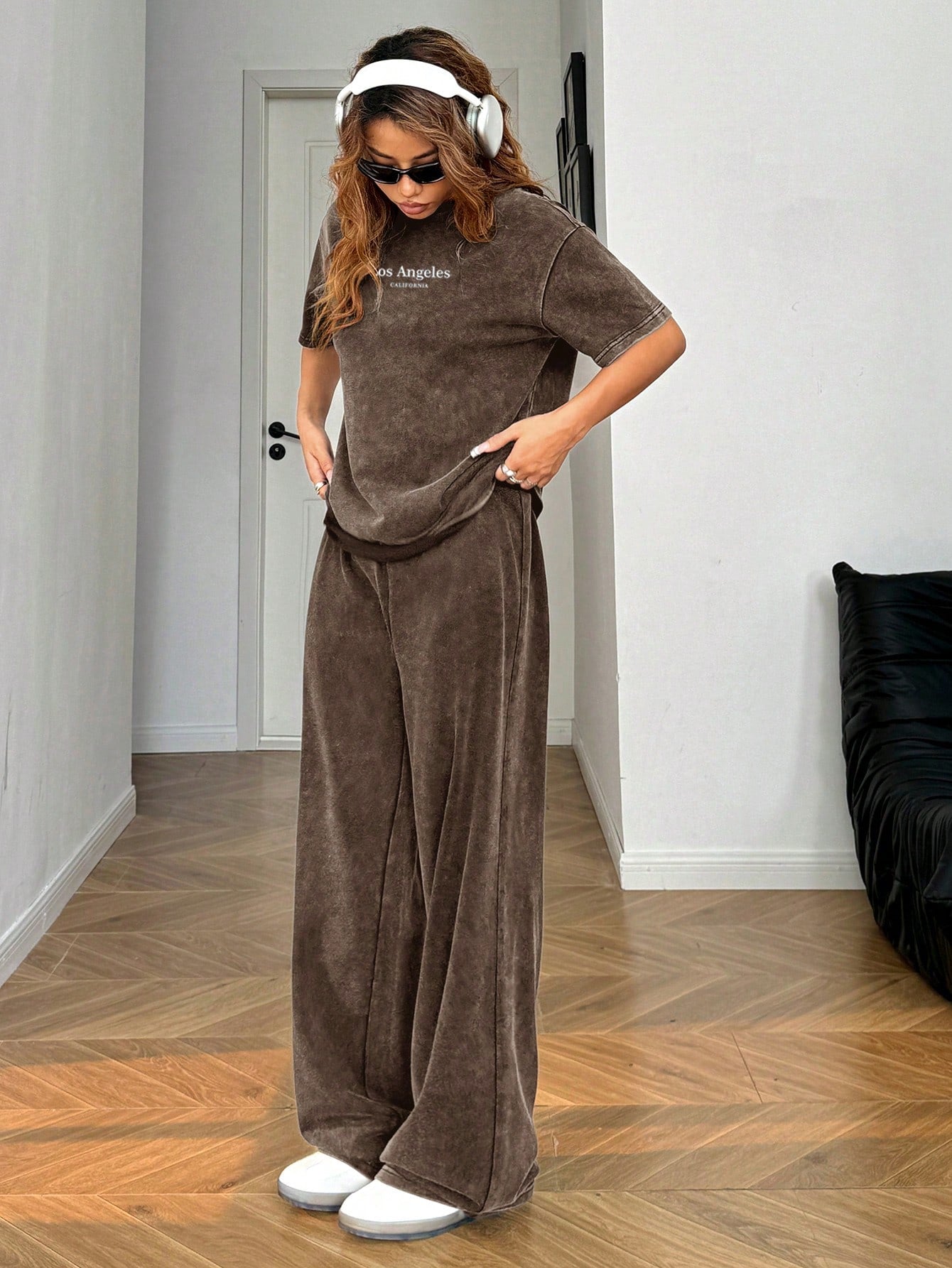 SHEIN EZwear Ensemble 2 pièces Top à manches courtes et pantalon gris vintage lavé avec broderie de lettres, tenue décontractée pour femmes