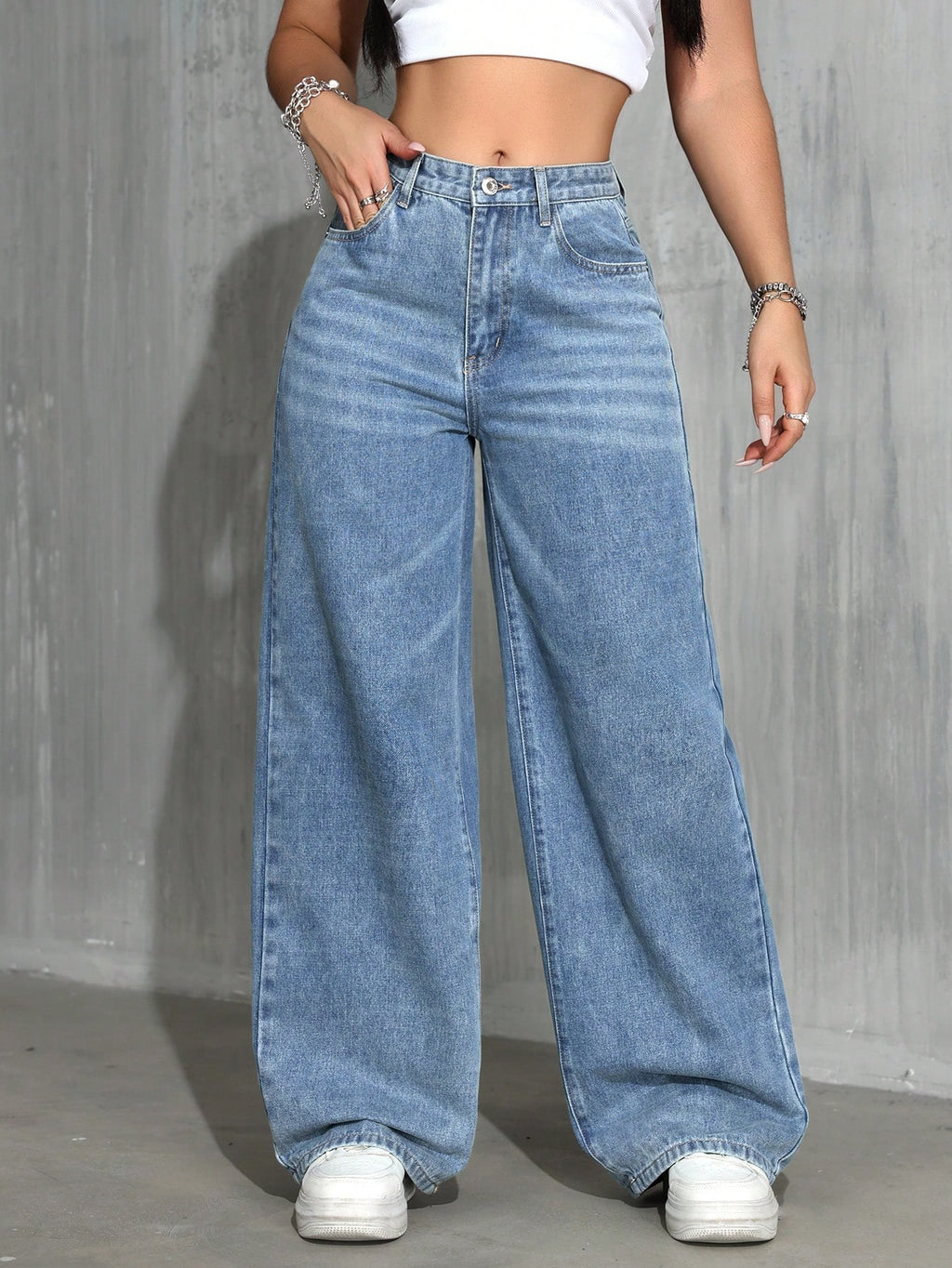 Jeans droits à taille haute lavés de manière décontractée