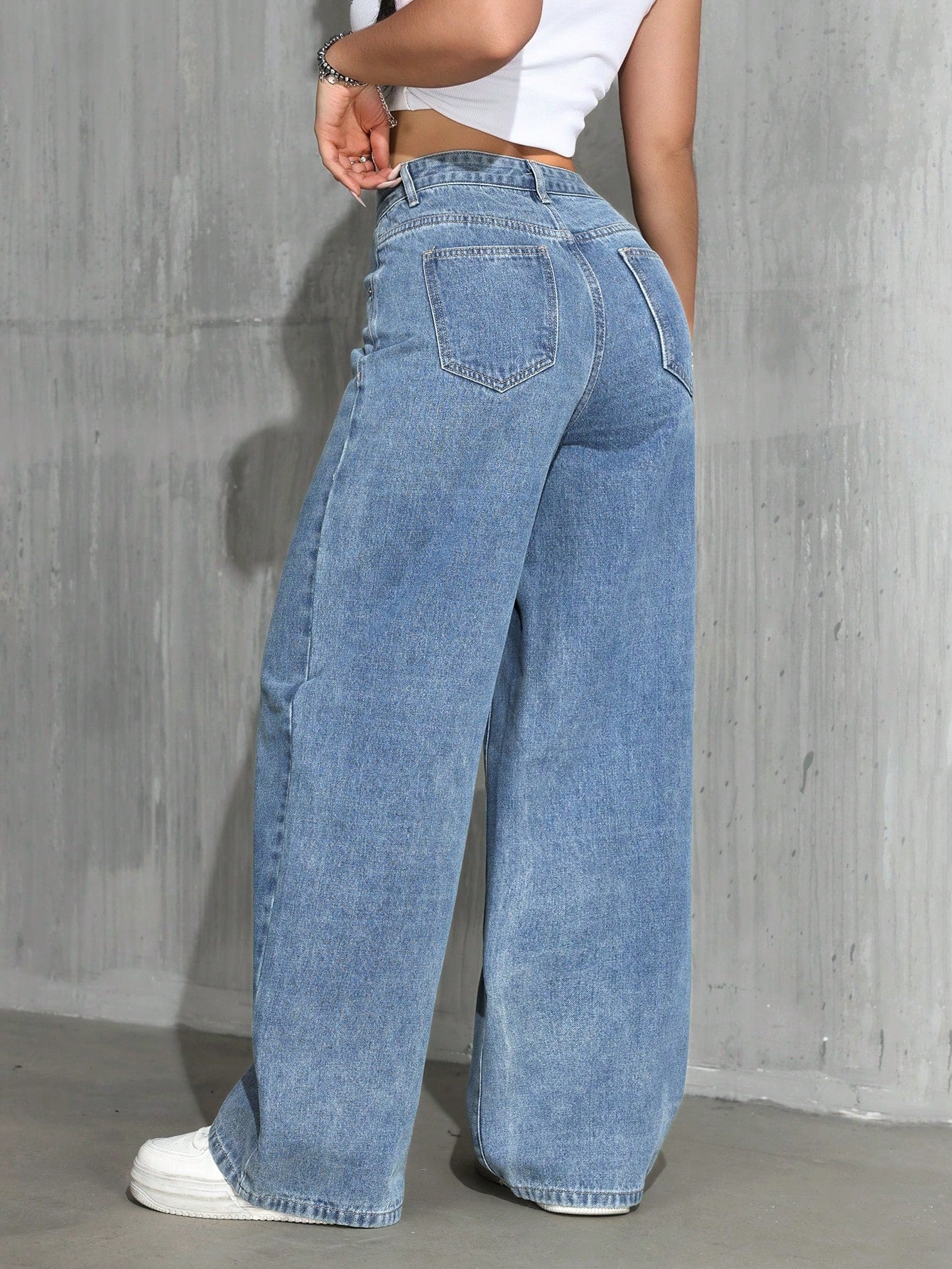 Jeans droits à taille haute lavés de manière décontractée