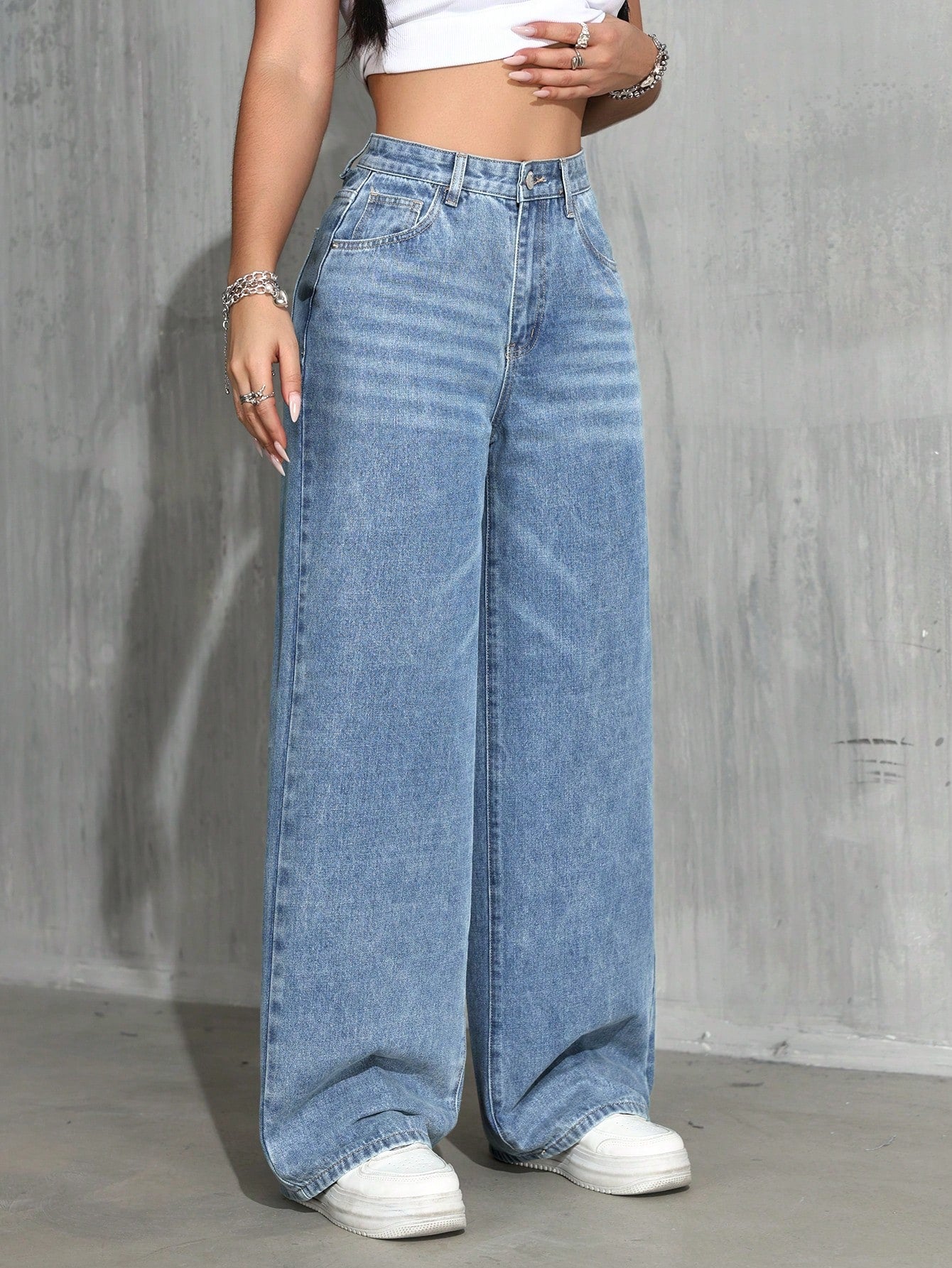 Jeans droits à taille haute lavés de manière décontractée