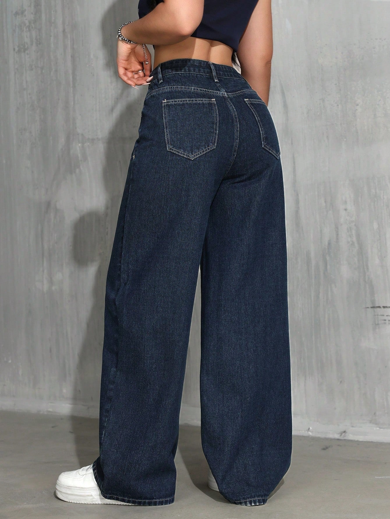 Jeans droits à taille haute lavés de manière décontractée