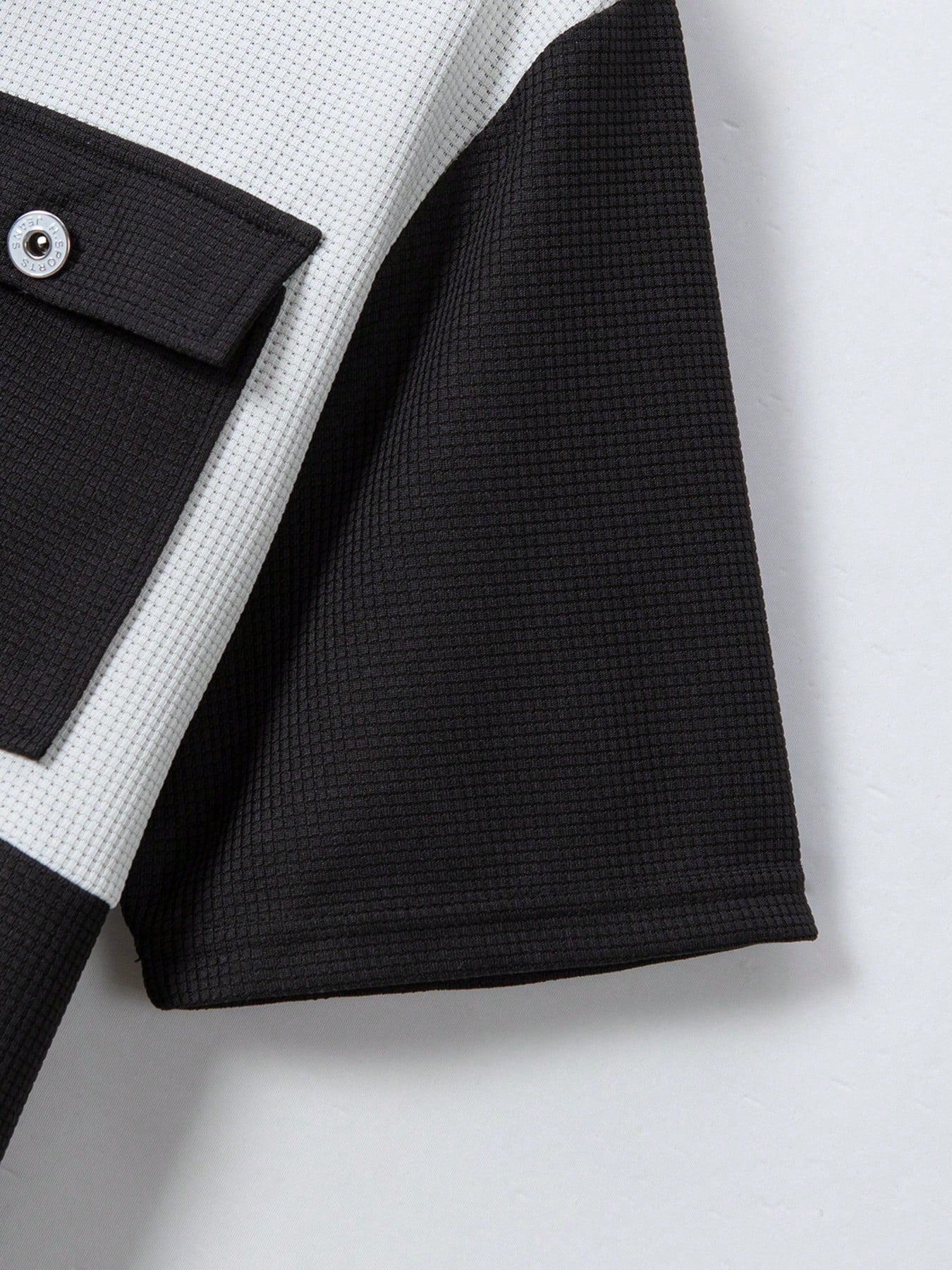 2 pièces Chemise décontractée mode homme avec boutons argentés contrastants, grandes poches et col châle + pantalon, tenue de printemps/été