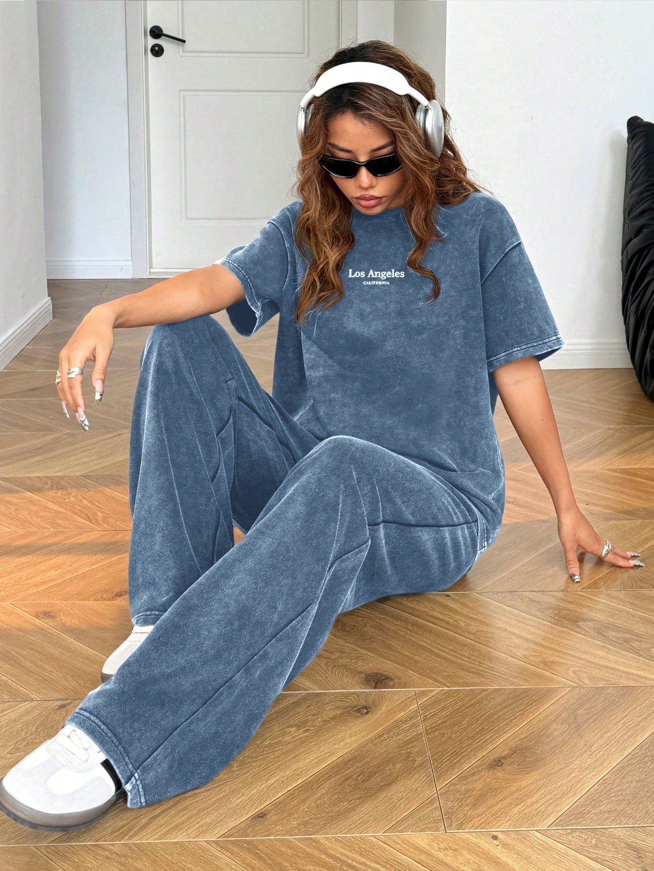 SHEIN EZwear Ensemble 2 pièces Top à manches courtes et pantalon gris vintage lavé avec broderie de lettres, tenue décontractée pour femmes