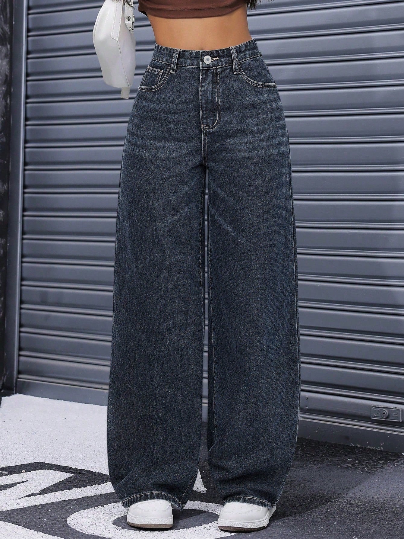 Jeans droits à taille haute lavés de manière décontractée