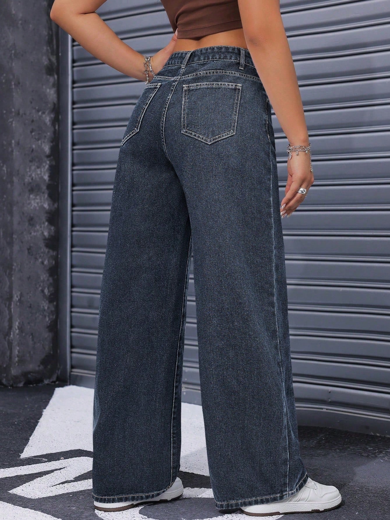 Jeans droits à taille haute lavés de manière décontractée