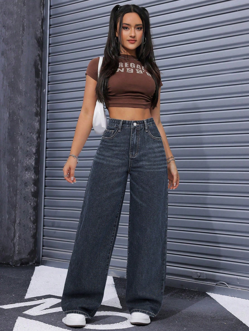 Jeans droits à taille haute lavés de manière décontractée