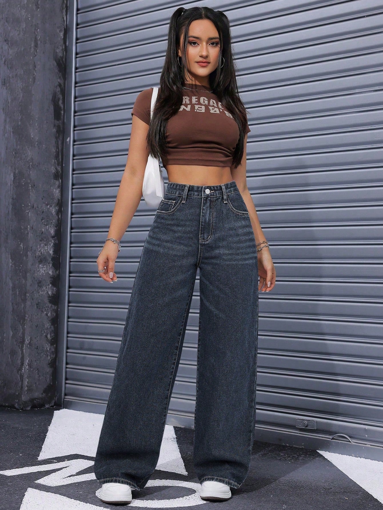 Jeans droits à taille haute lavés de manière décontractée
