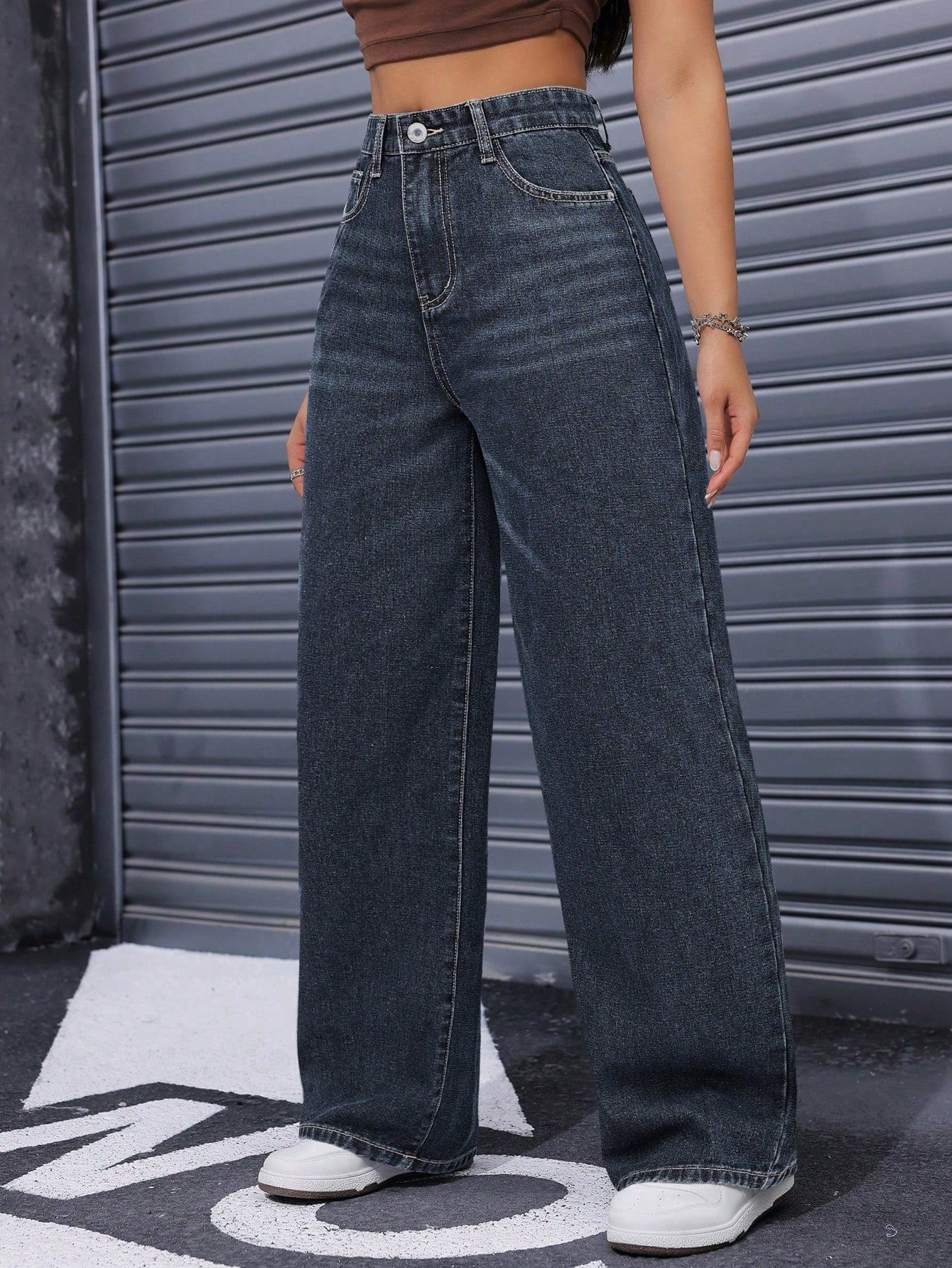 Jeans droits à taille haute lavés de manière décontractée