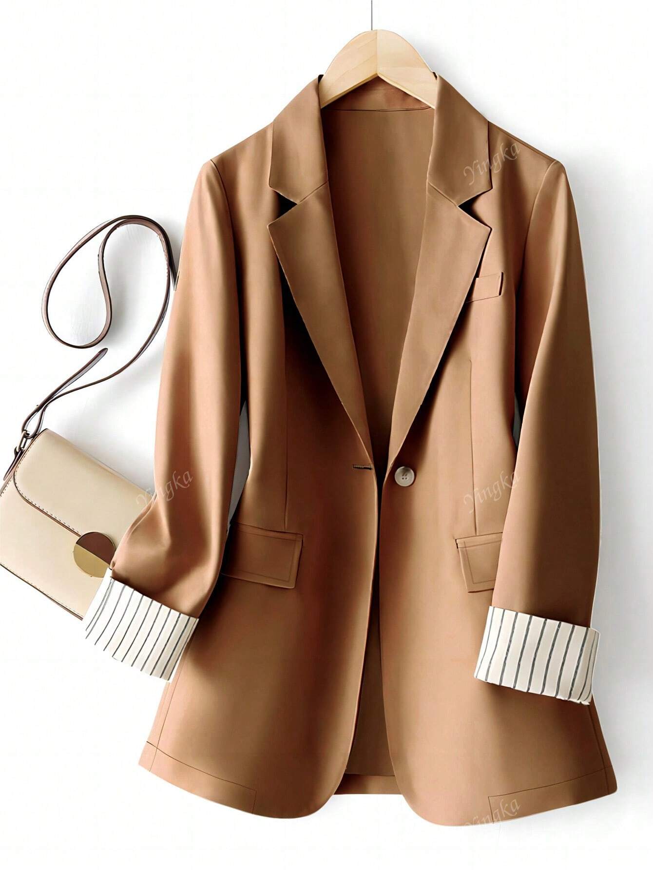 Blazer régulier pour femmes avec revers à rayures patchwork et un bouton