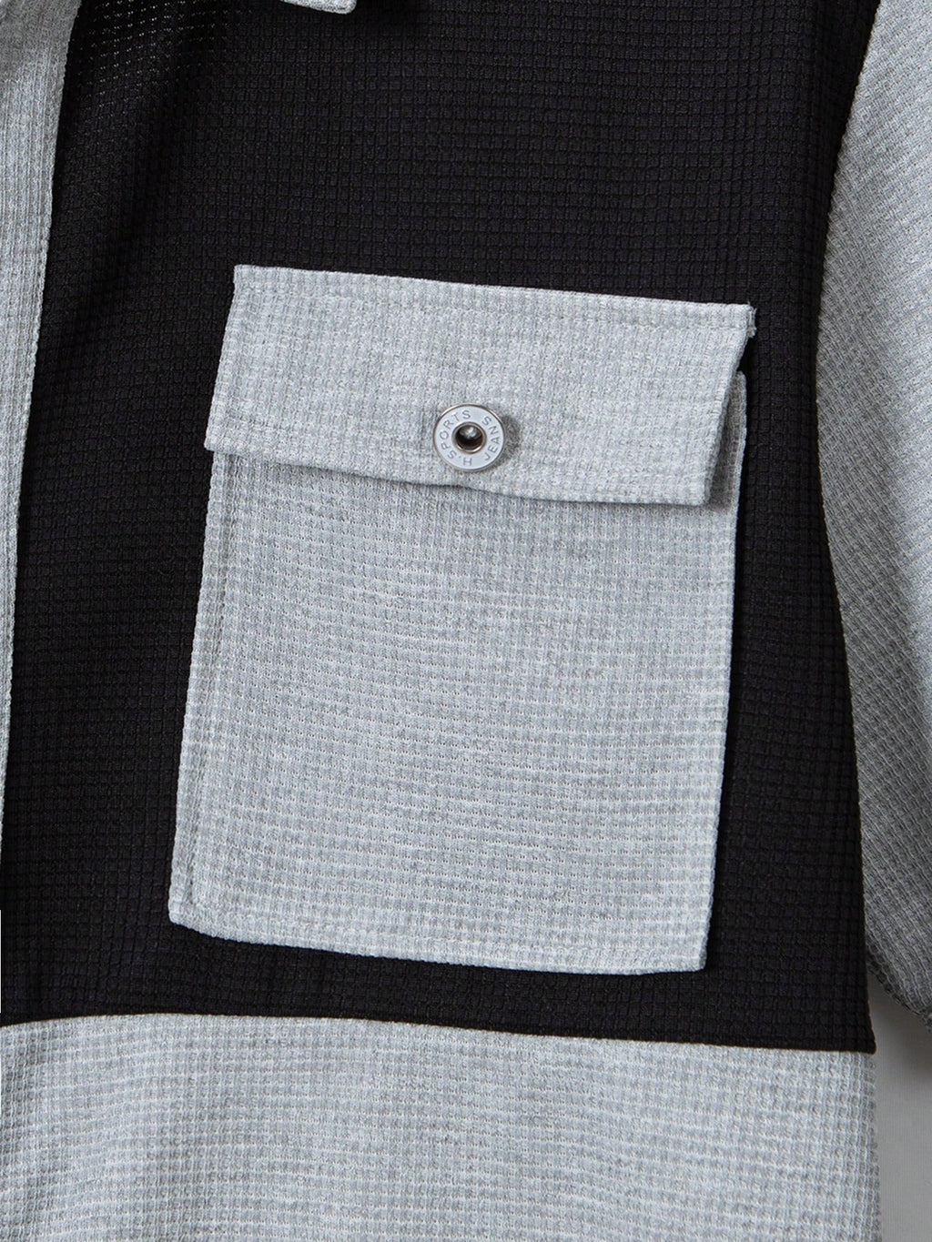 2 pièces Chemise décontractée mode homme avec boutons argentés contrastants, grandes poches et col châle + pantalon, tenue de printemps/été